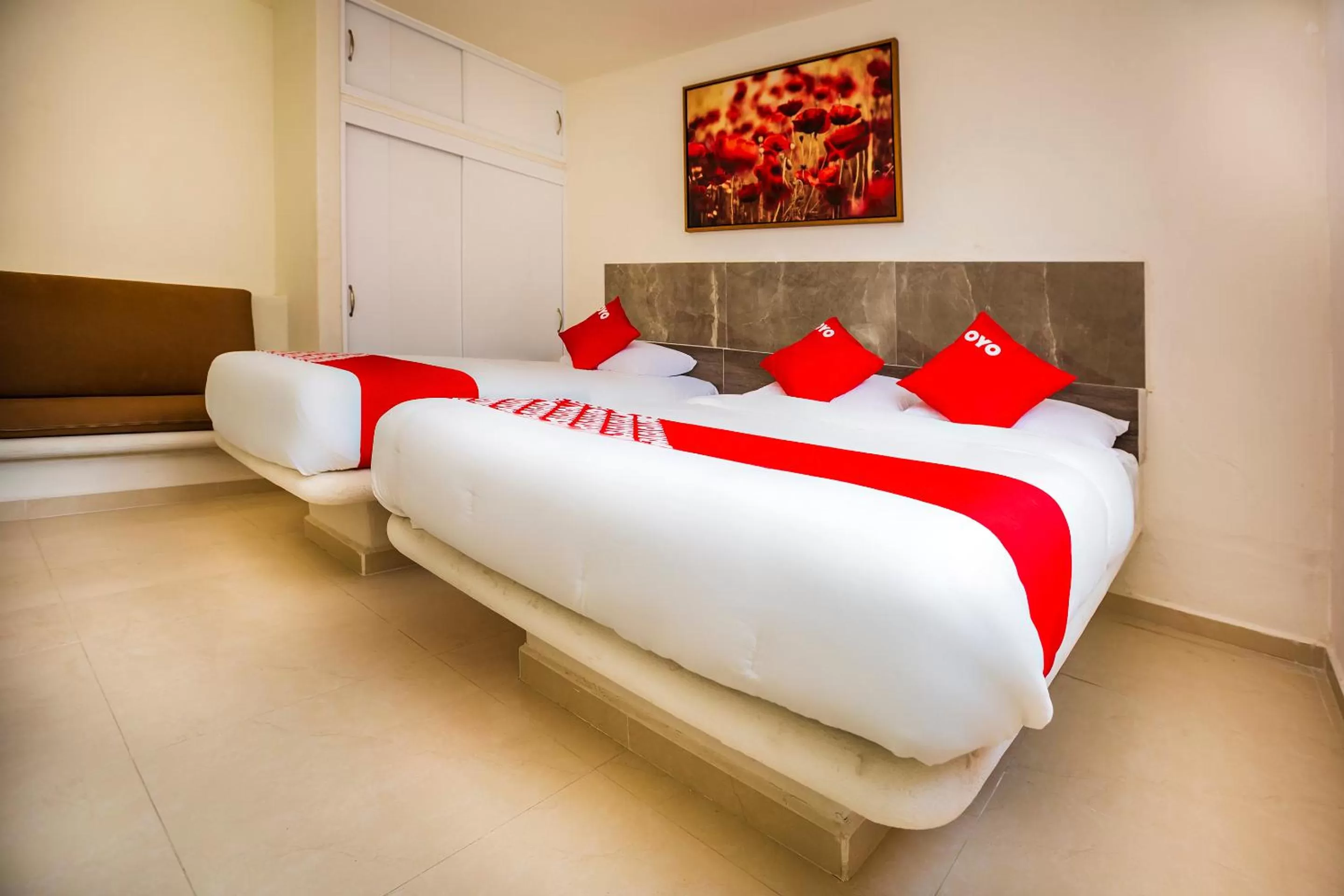 Bedroom, Bed in OYO Hotel Dos Mundos,Aeropuerto Internacional de Cozumel