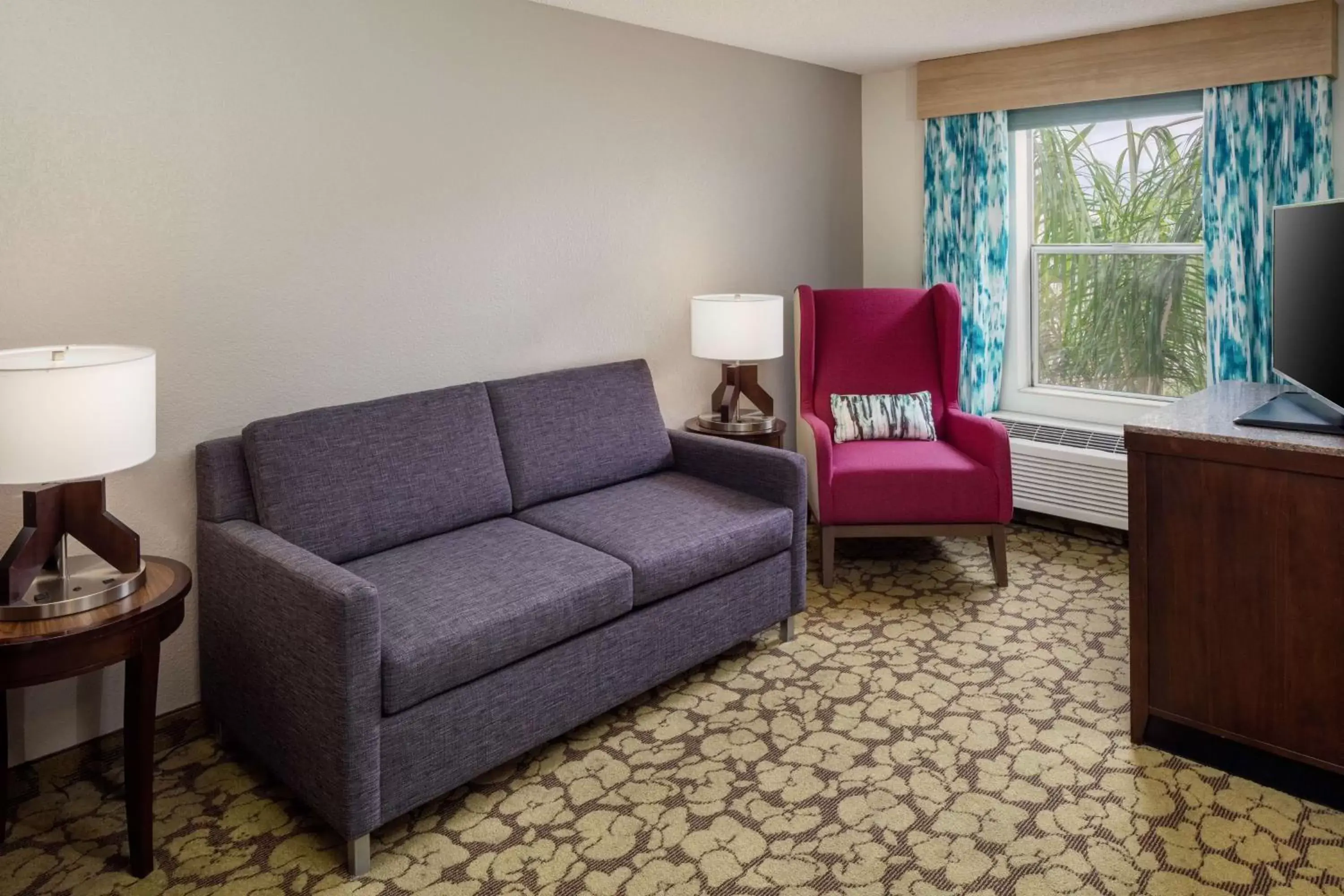 Living room, Seating Area in Hilton Garden Inn Arcadia/Pasadena Area