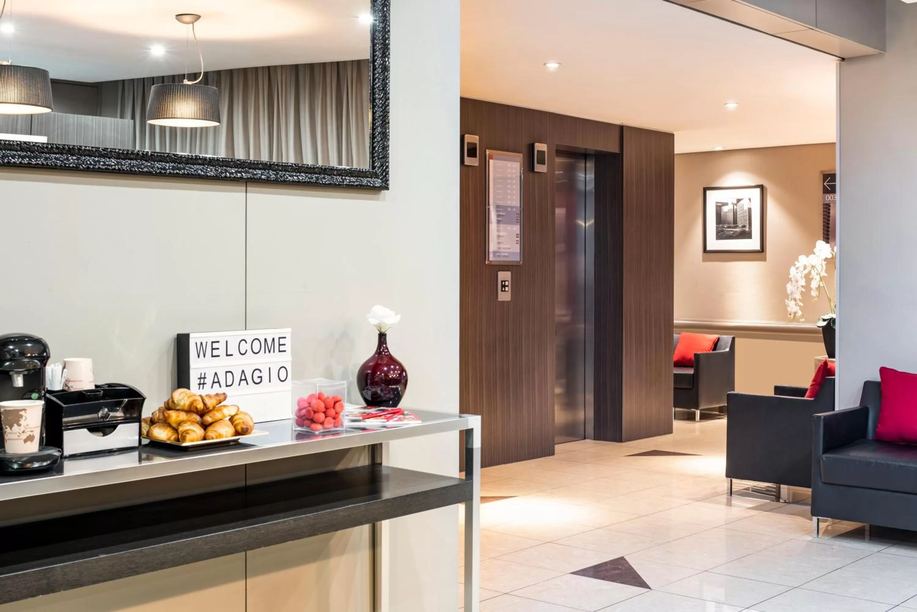 Lobby or reception in Aparthotel Adagio La Défense Esplanade