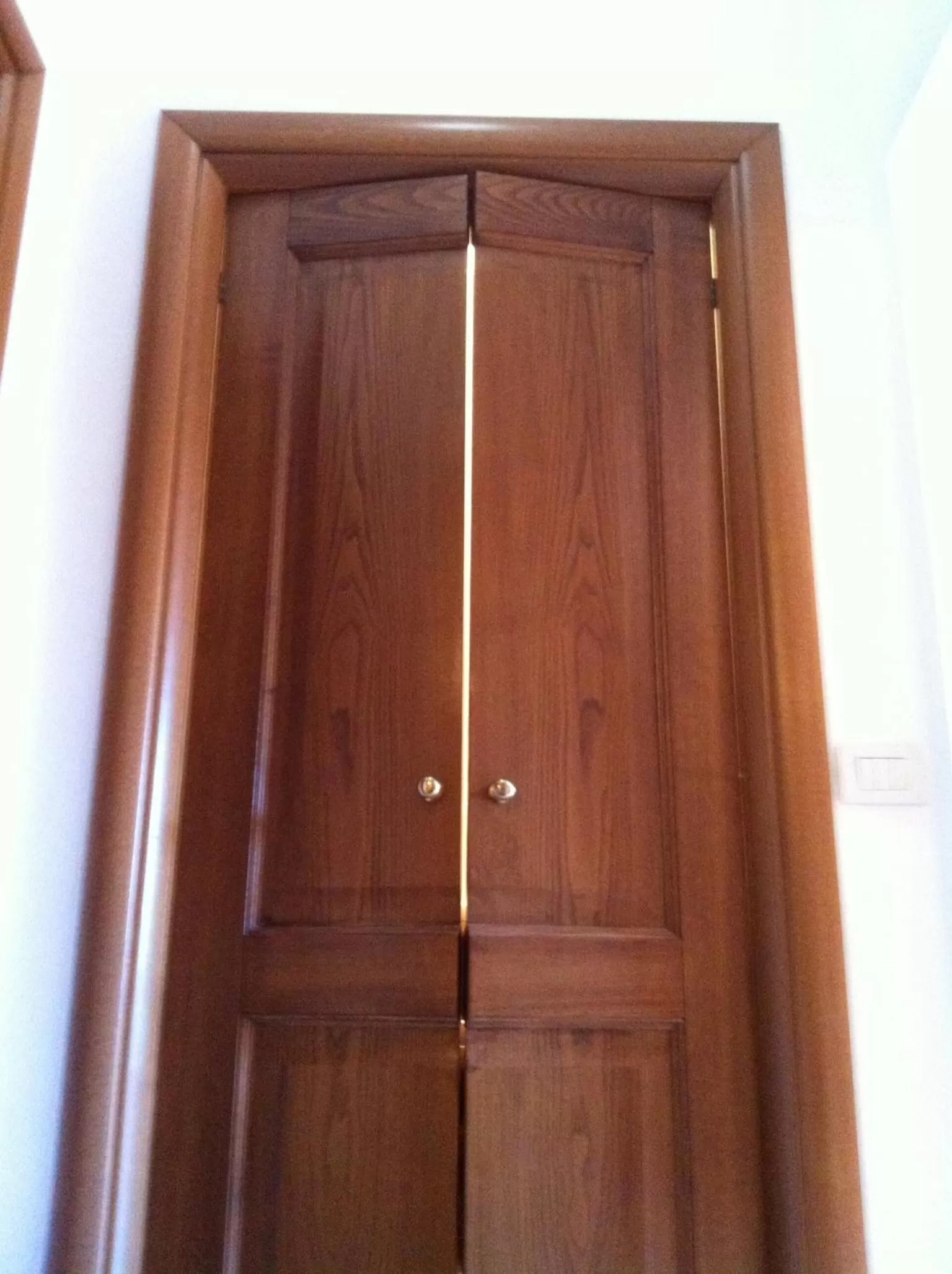 Decorative detail in Cav Costa degli Etruschi