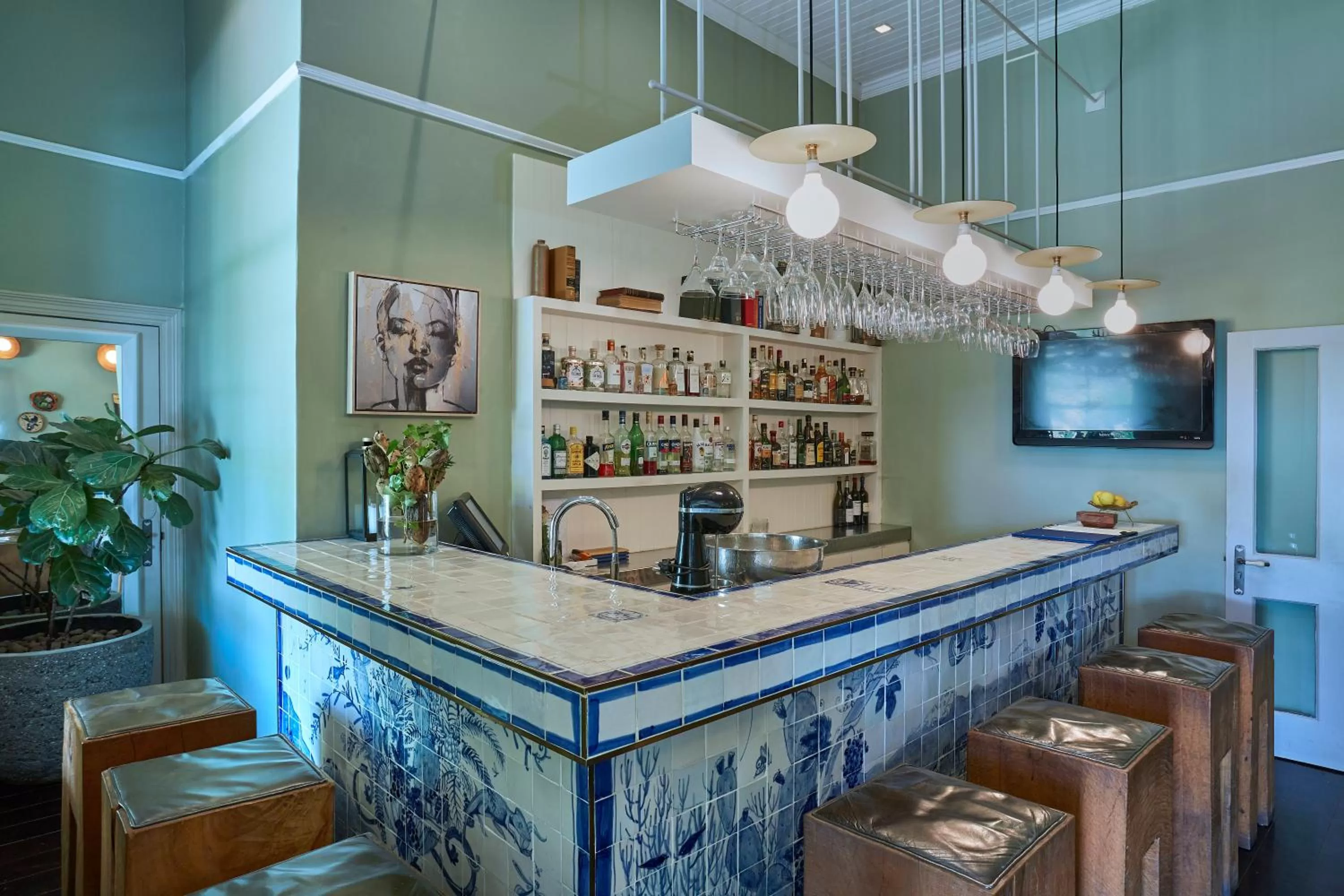 Lounge or bar in The Robertson Small Hotel and Spa by The Living Journey Collection