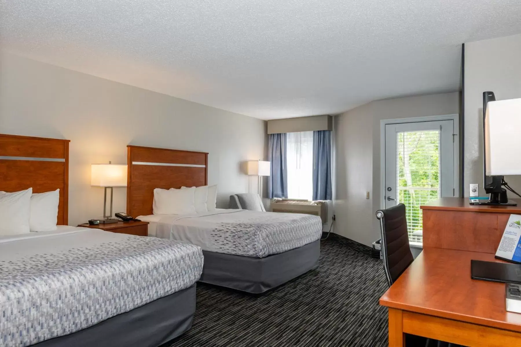 Photo of the whole room, Bed in Twin Mountain Inn & Suites