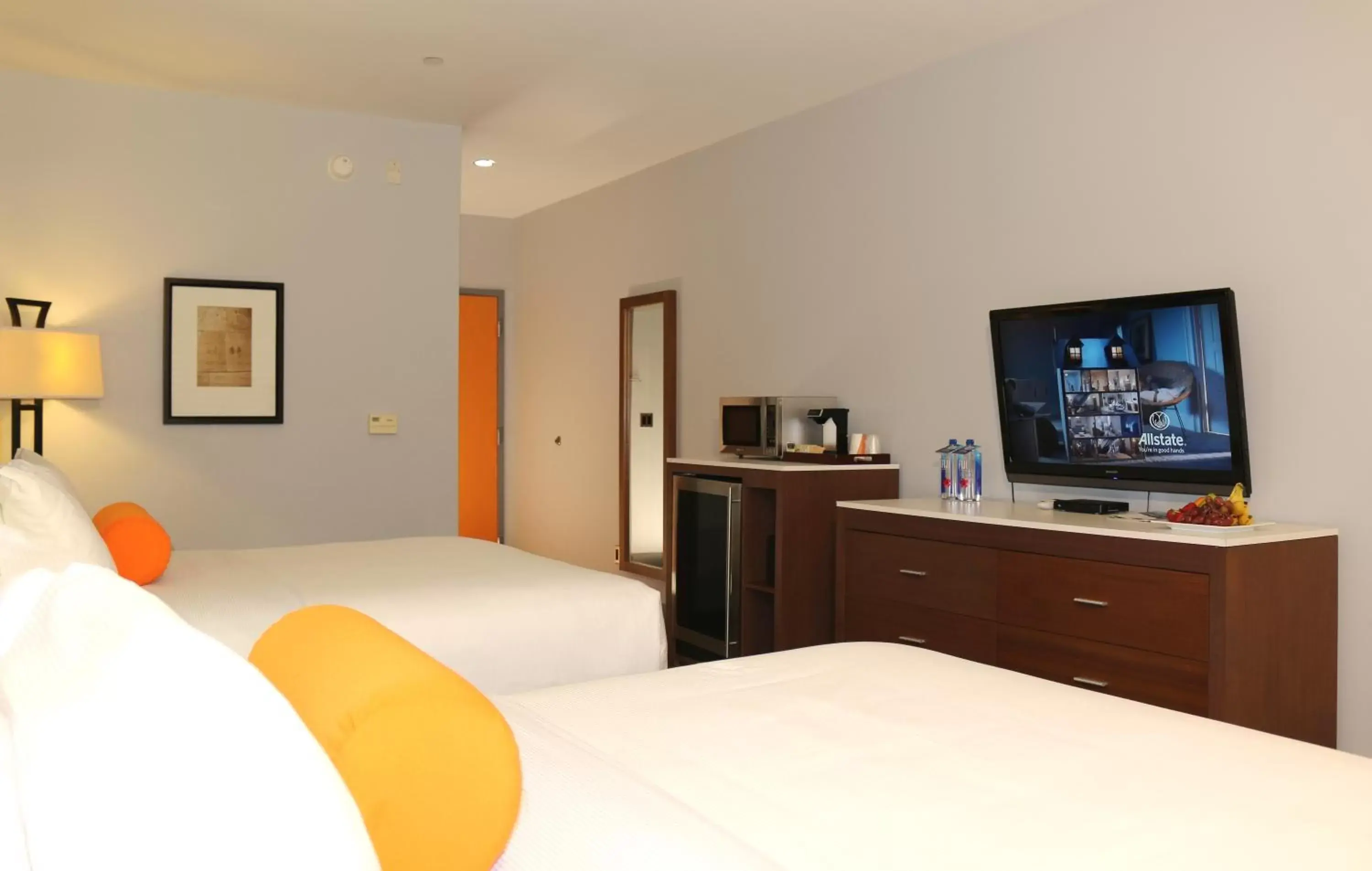 Photo of the whole room, Bed in BLVD Hotel & Studios- Walking Distance to Universal Studios Hollywood