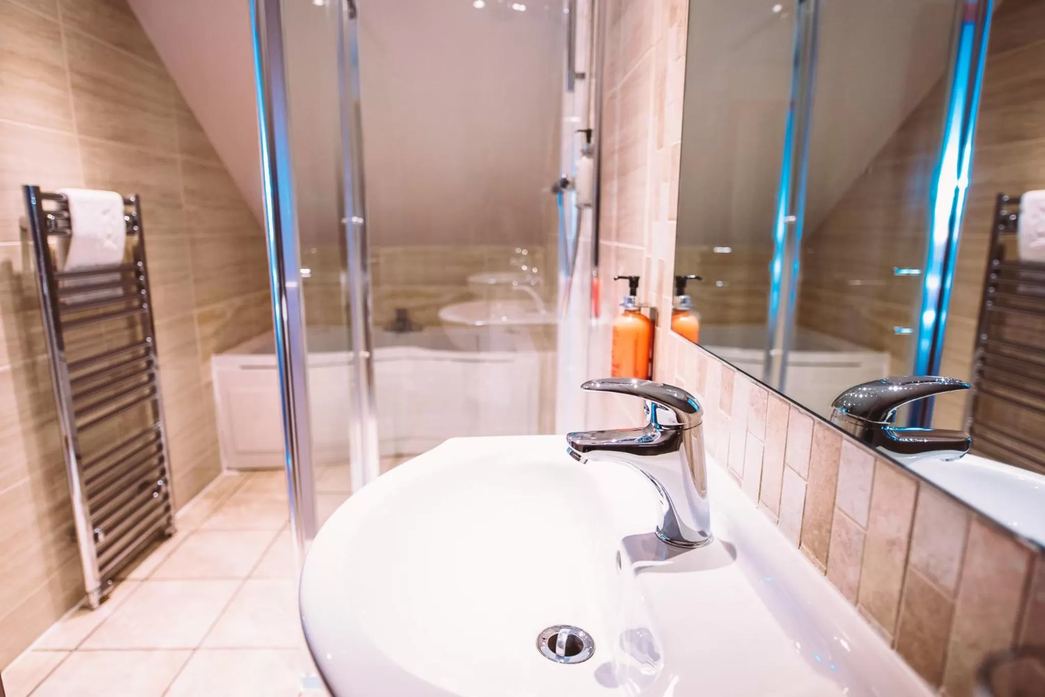 Bathroom in The Commercial Hotel