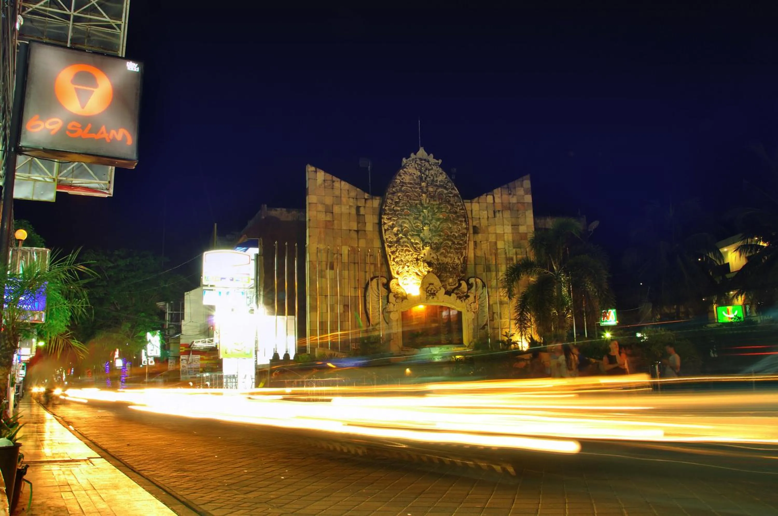 Nightclub / DJ in Bemo Corner Guest House