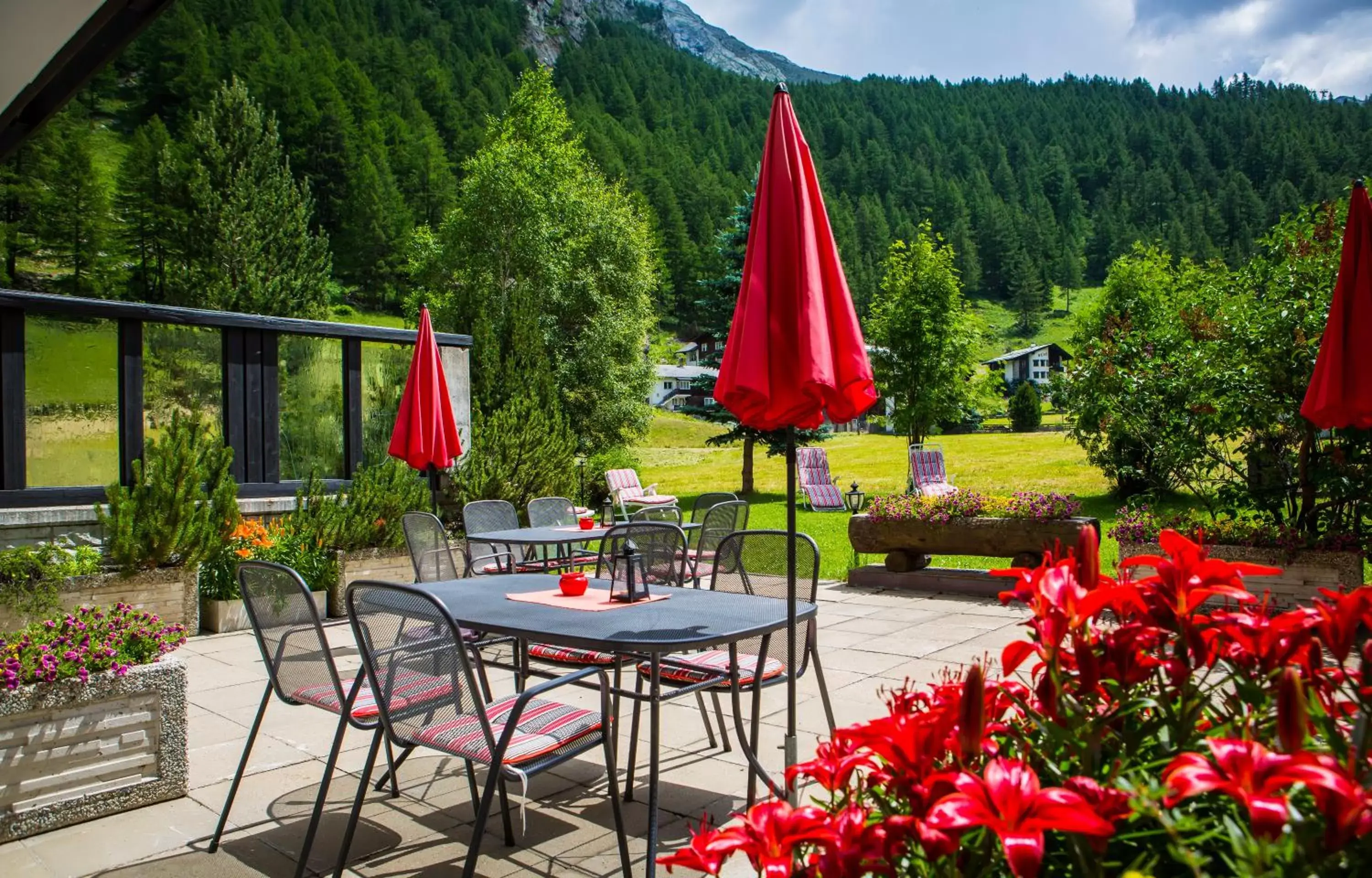 Garden in Hotel Alpenhof