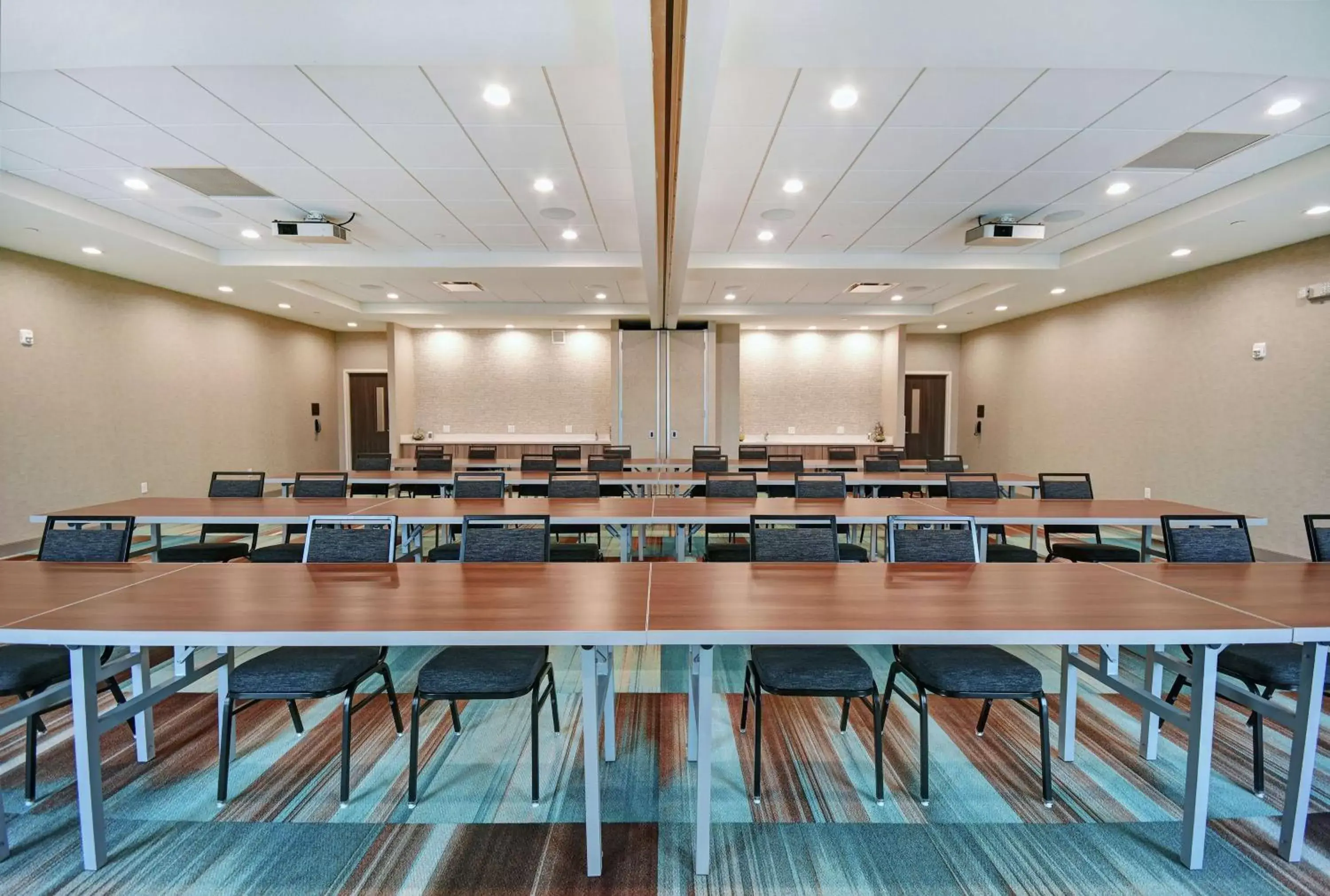 Meeting/conference room in Home2 Suites By Hilton Beloit