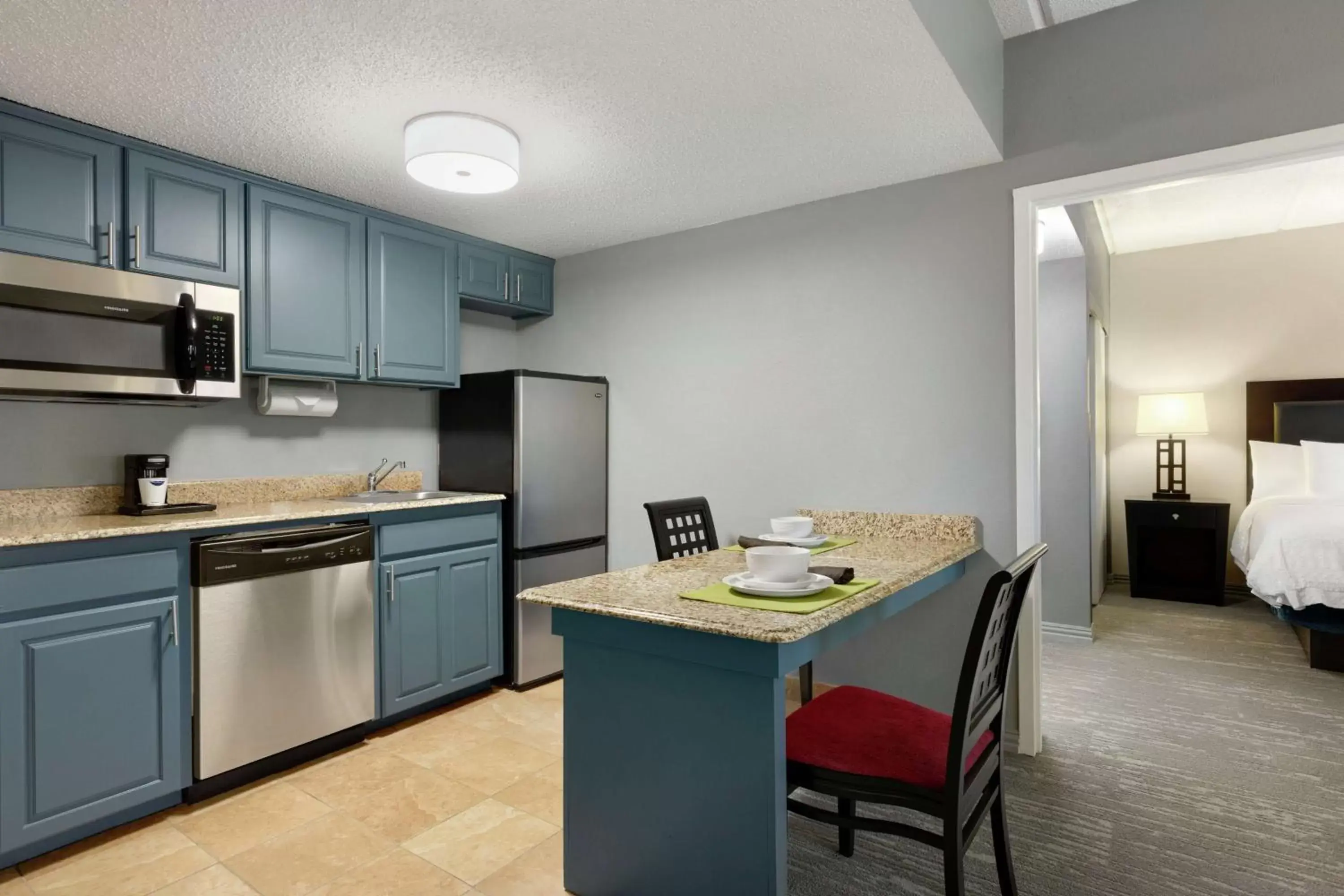 Kitchen or kitchenette, Kitchen/Kitchenette in Hampton Inn and Suites Houston Clear Lake NASA