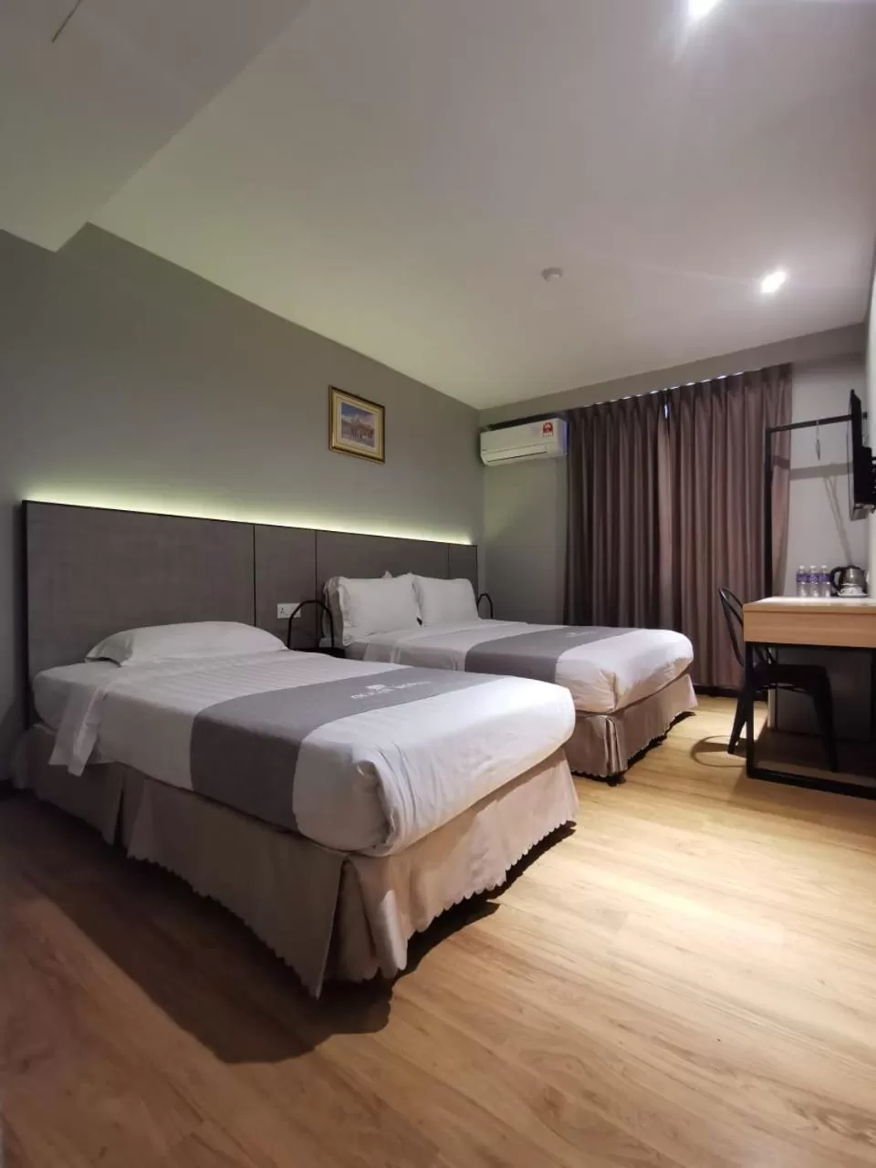 Photo of the whole room, Bed in OCEAN HOTEL