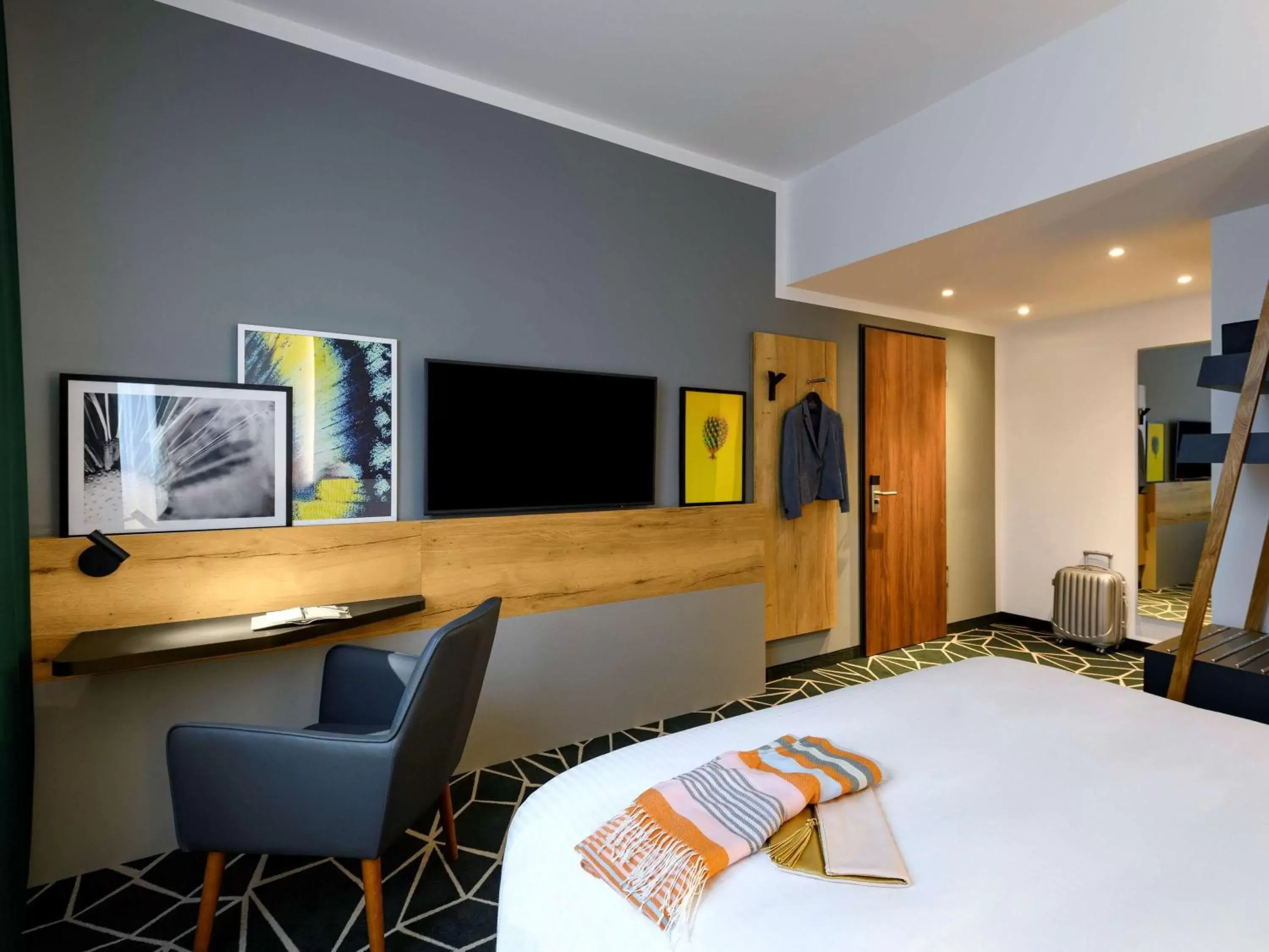 Photo of the whole room, TV/Entertainment Center in ibis Styles Aschaffenburg