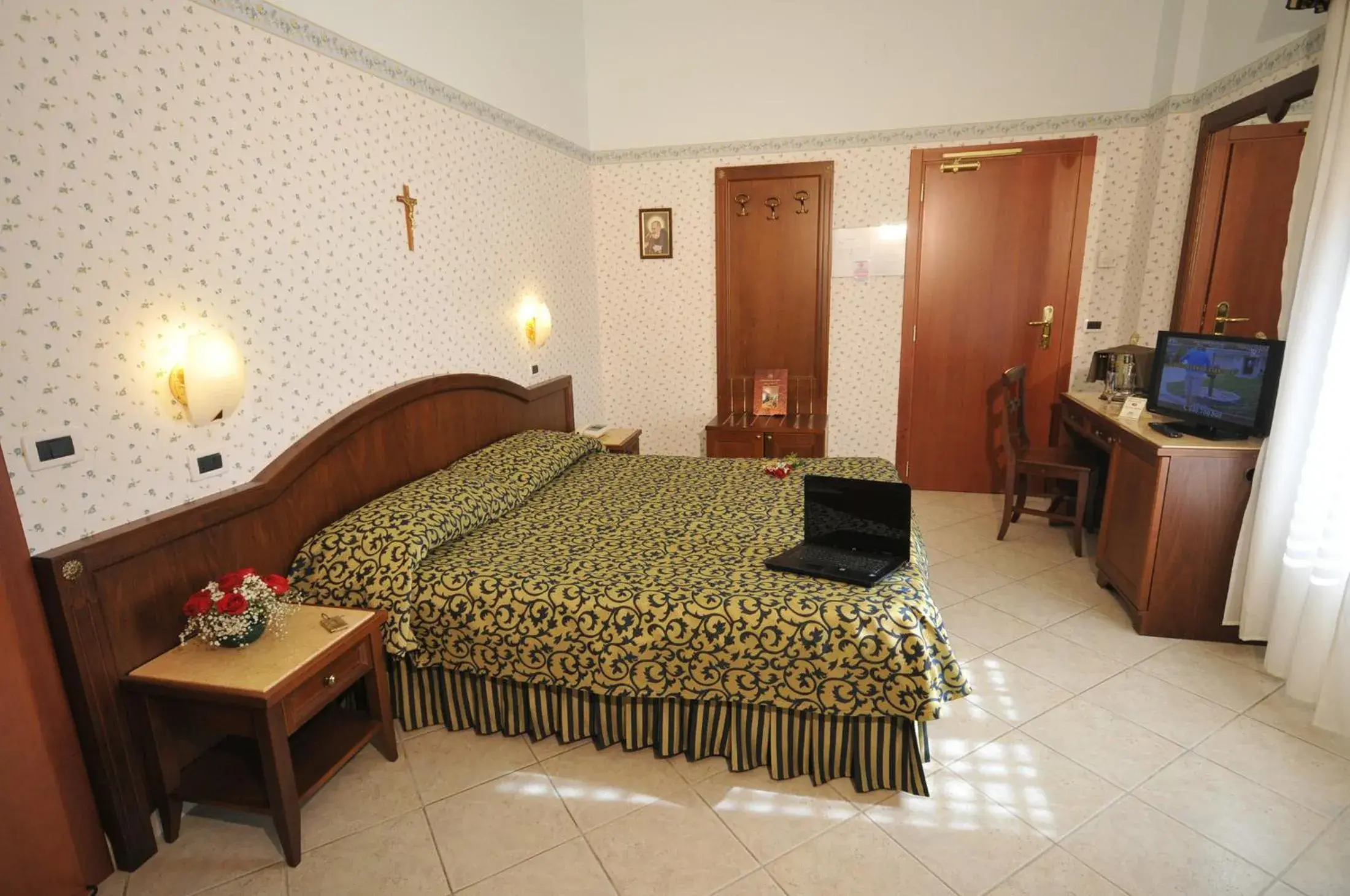 Bedroom, Bed in Hotel Parco Delle Rose