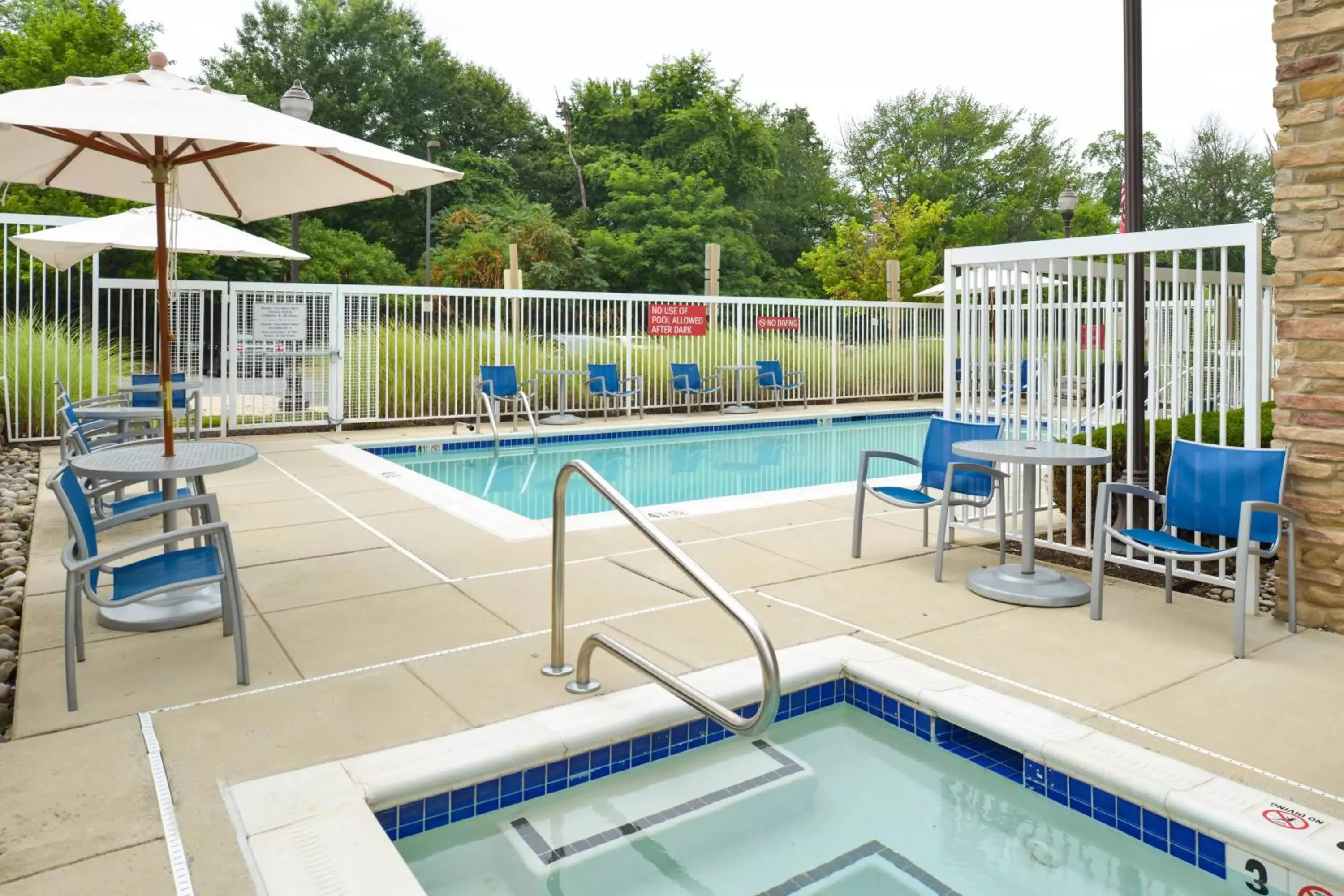 Area and facilities, Swimming Pool in TownePlace Suites Arundel Mills BWI Airport