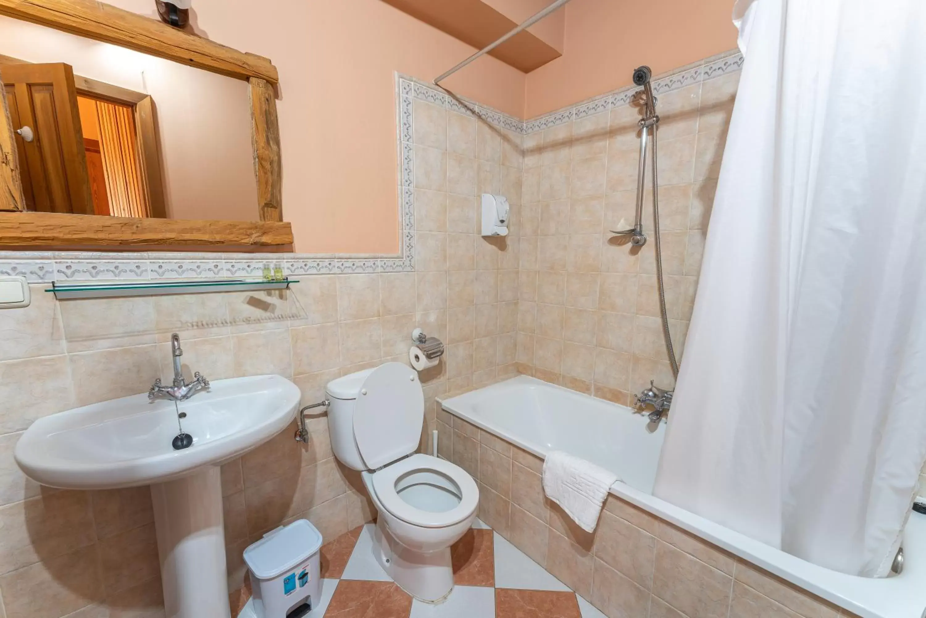 Bathroom in Hotel Rincón Castellano
