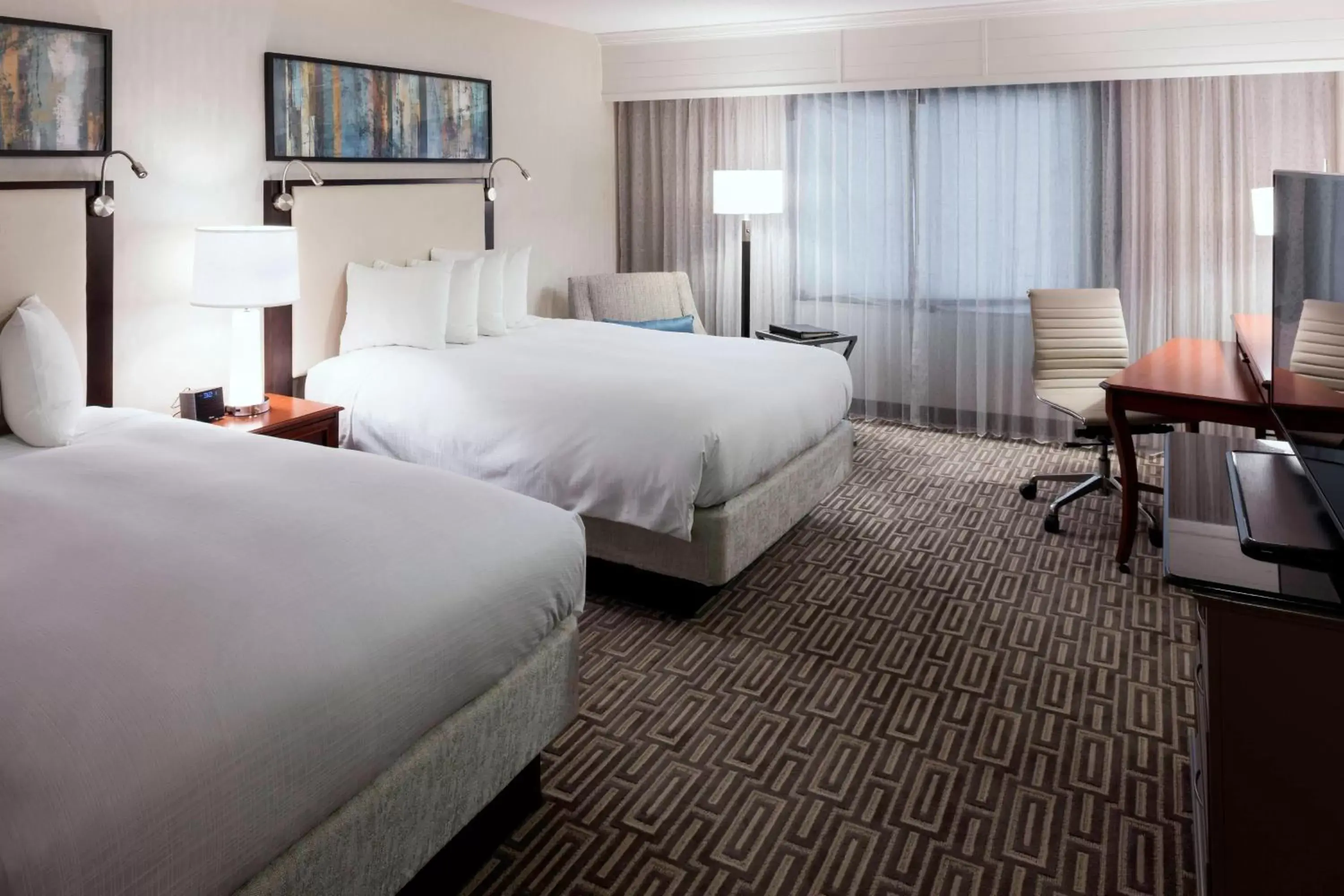 Photo of the whole room, Bed in Fairfax Marriott at Fair Oaks