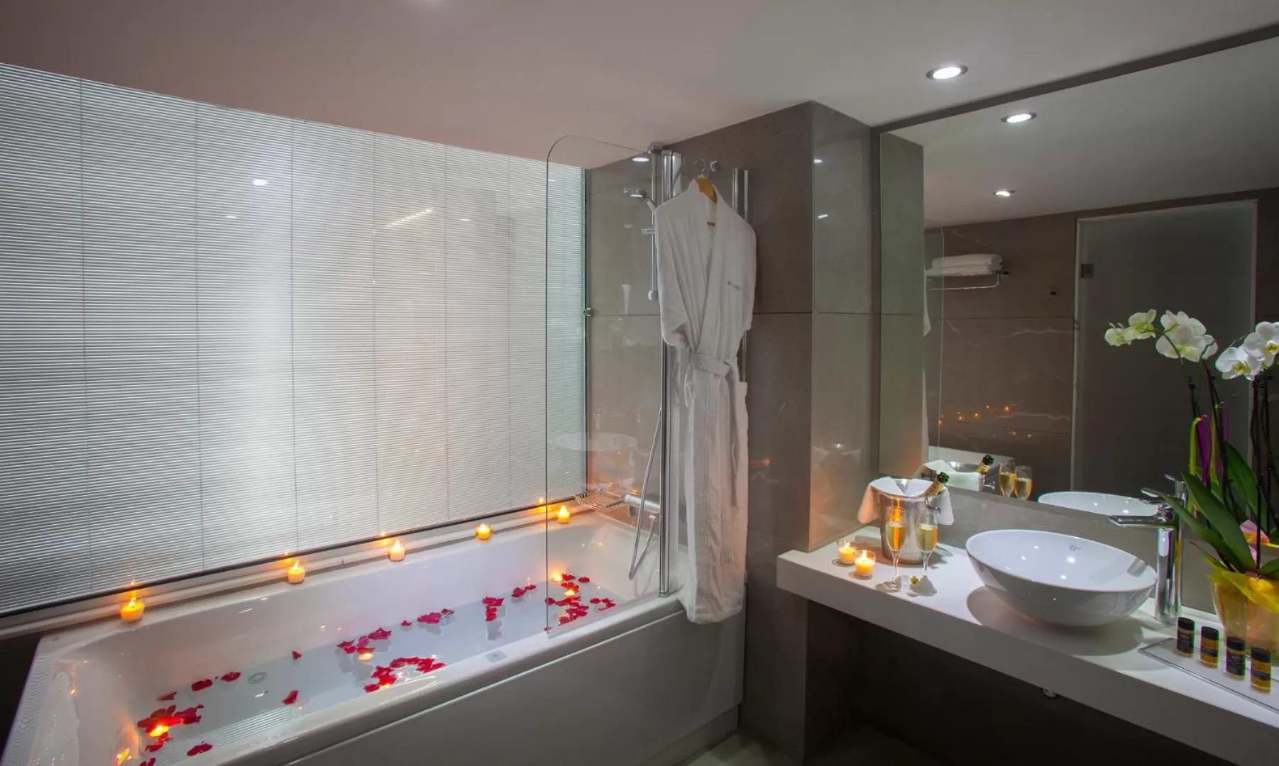 Bathroom in King Evelthon Beach Hotel & Resort