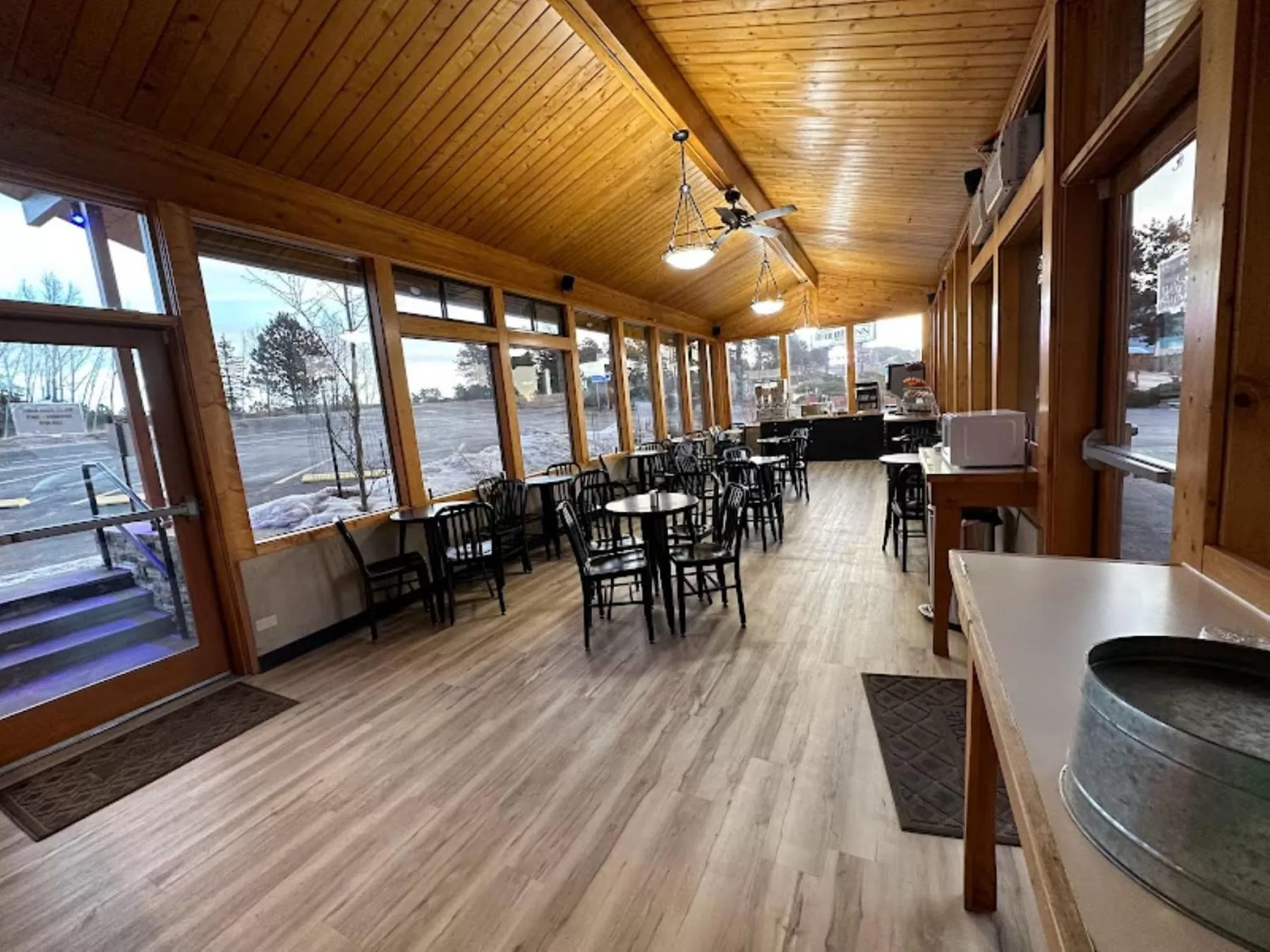 Breakfast in Blue Door Inn