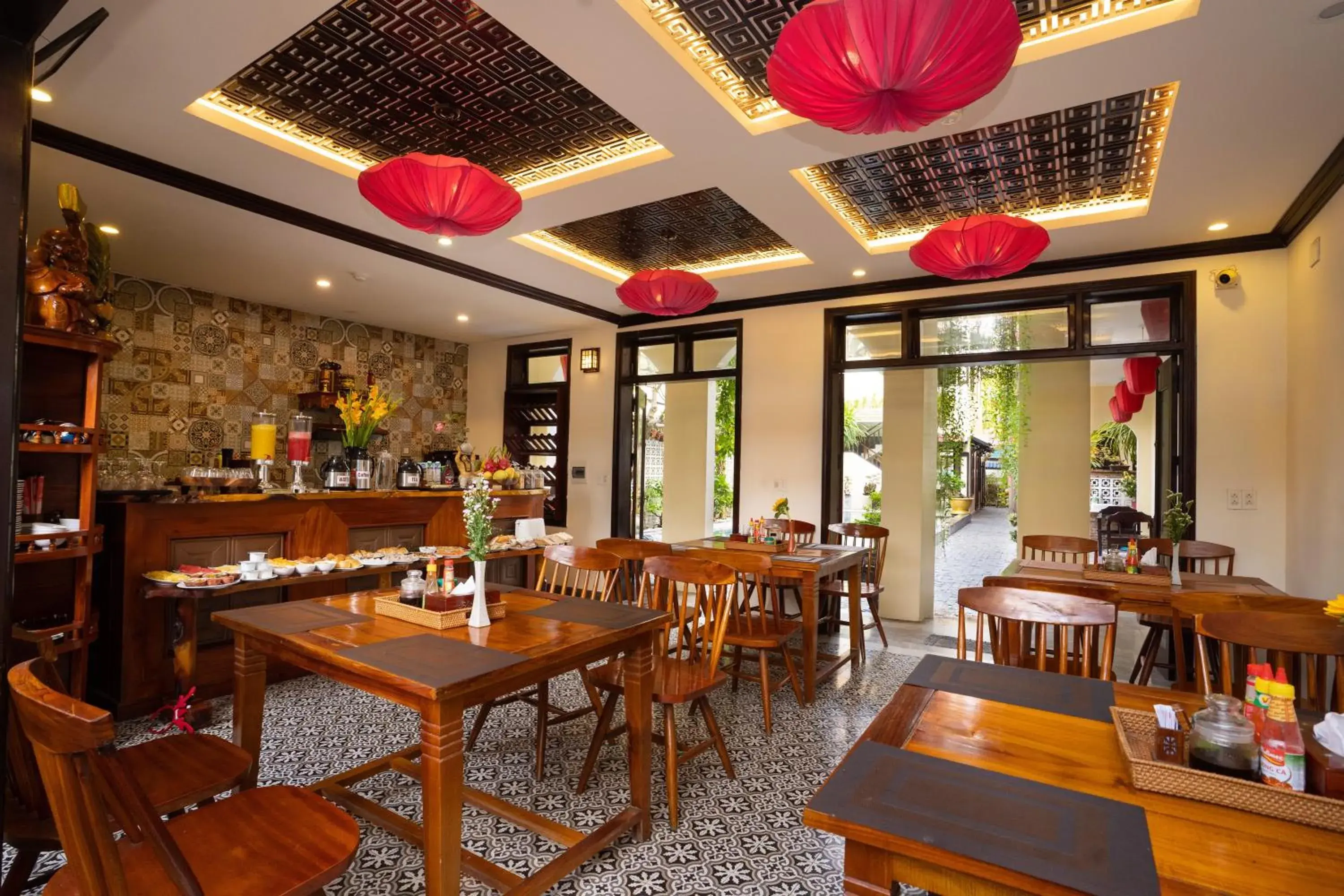 Restaurant/Places to Eat in Little Town Villa Hoi An