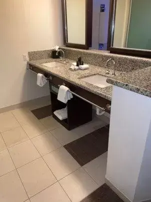 King Smoking Royal Tower in Hard Rock Hotel & Casino Biloxi King Smoking Royal Tower in Hard Rock Hotel & Casino Biloxi