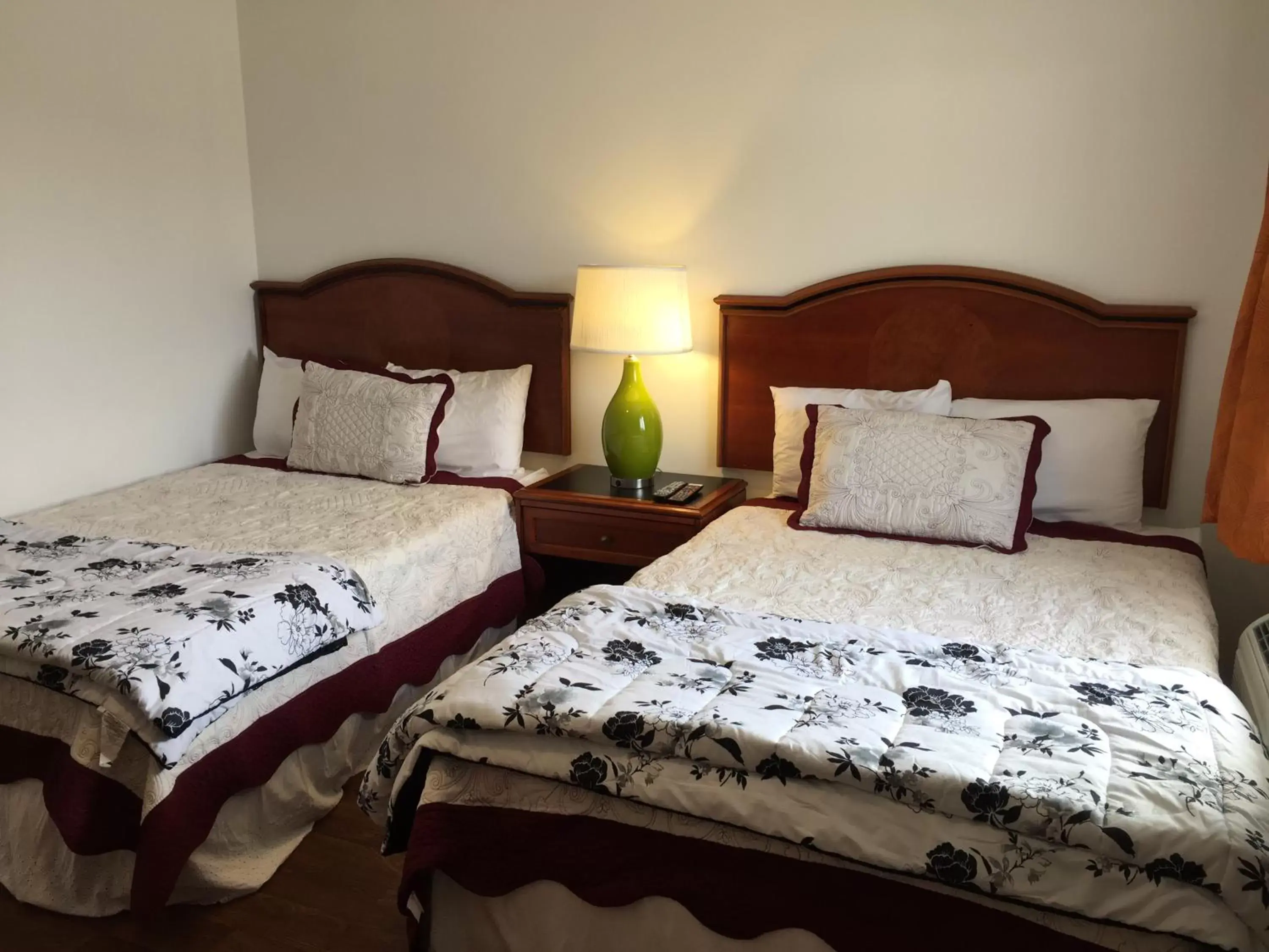 Bedroom, Bed in Apple Inn and Suites Cooperstown Area