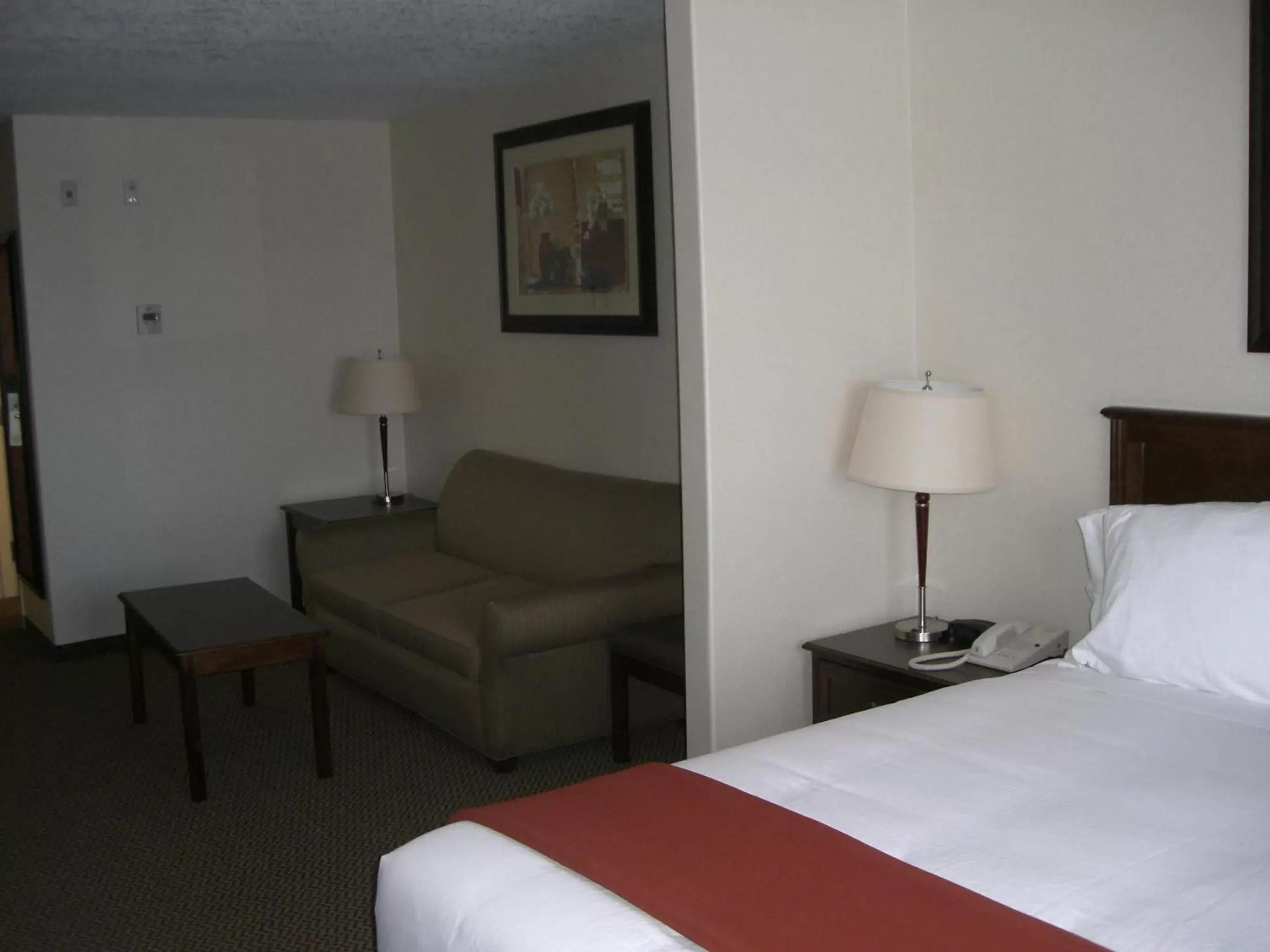 Bedroom, Bed in Holiday Inn Express & Suites Drayton Valley, an IHG Hotel