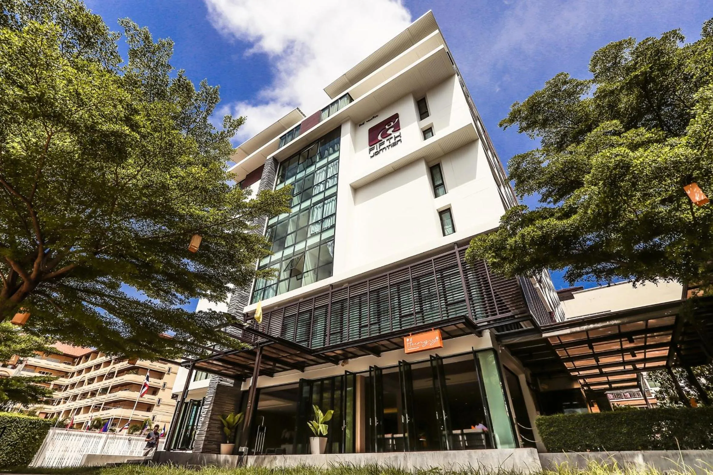 Property building in Fifth Pattaya Jomtien By Shiwalai Int