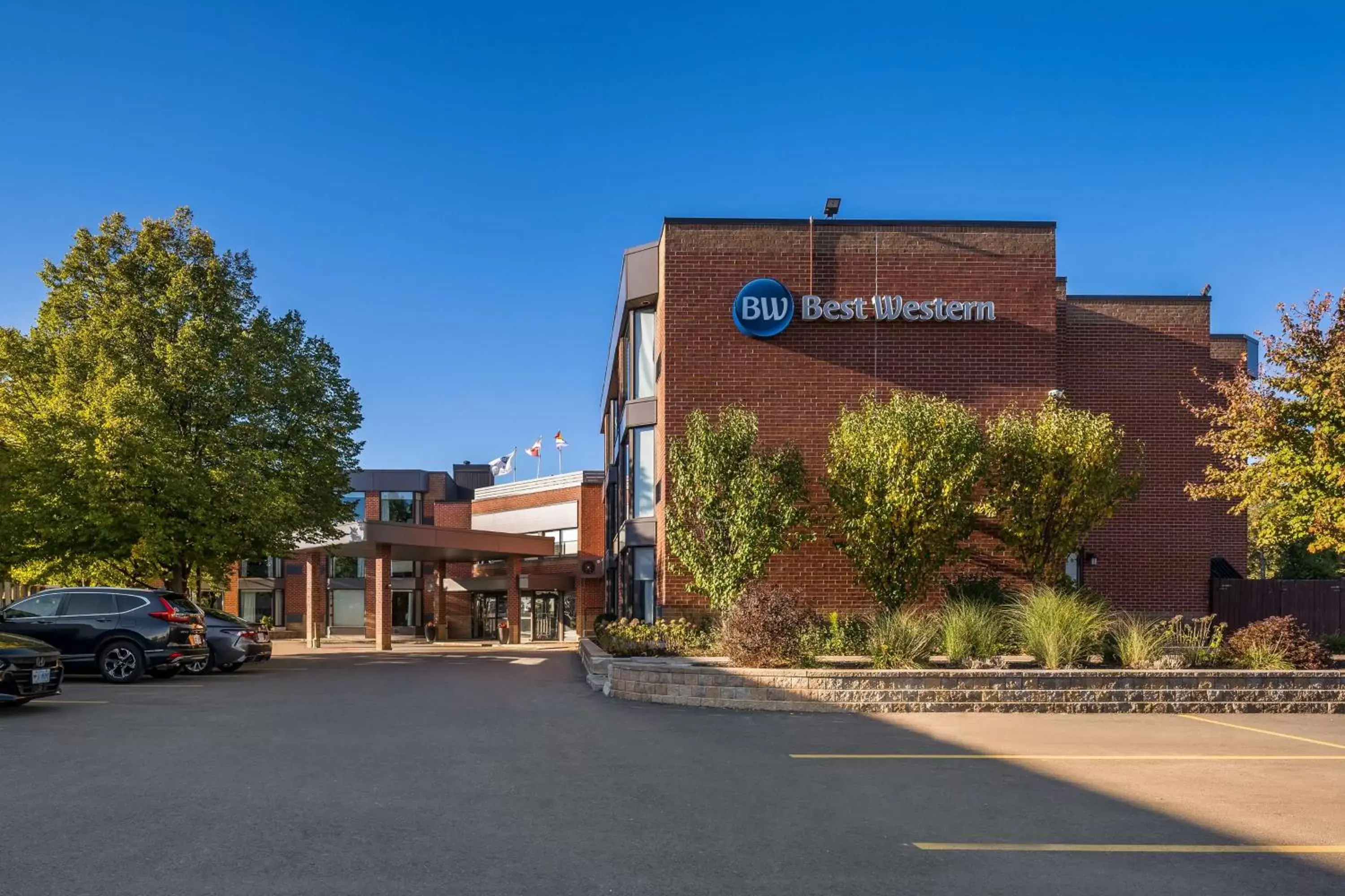 Property building in Best Western Belleville Property building in Best Western Belleville