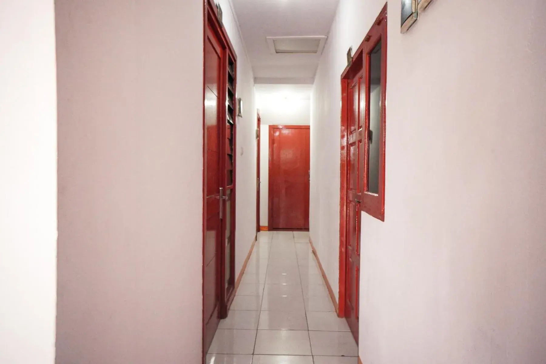 Area and facilities in RedDoorz near Palembang Square Mall 2