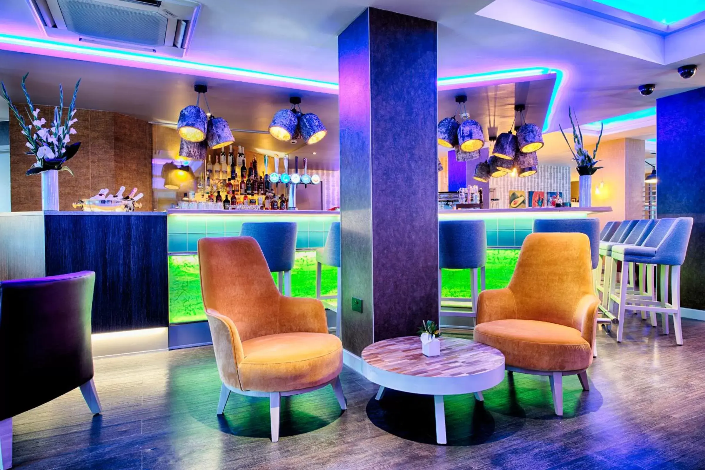 Lounge or bar in Leonardo Royal Edinburgh Haymarket