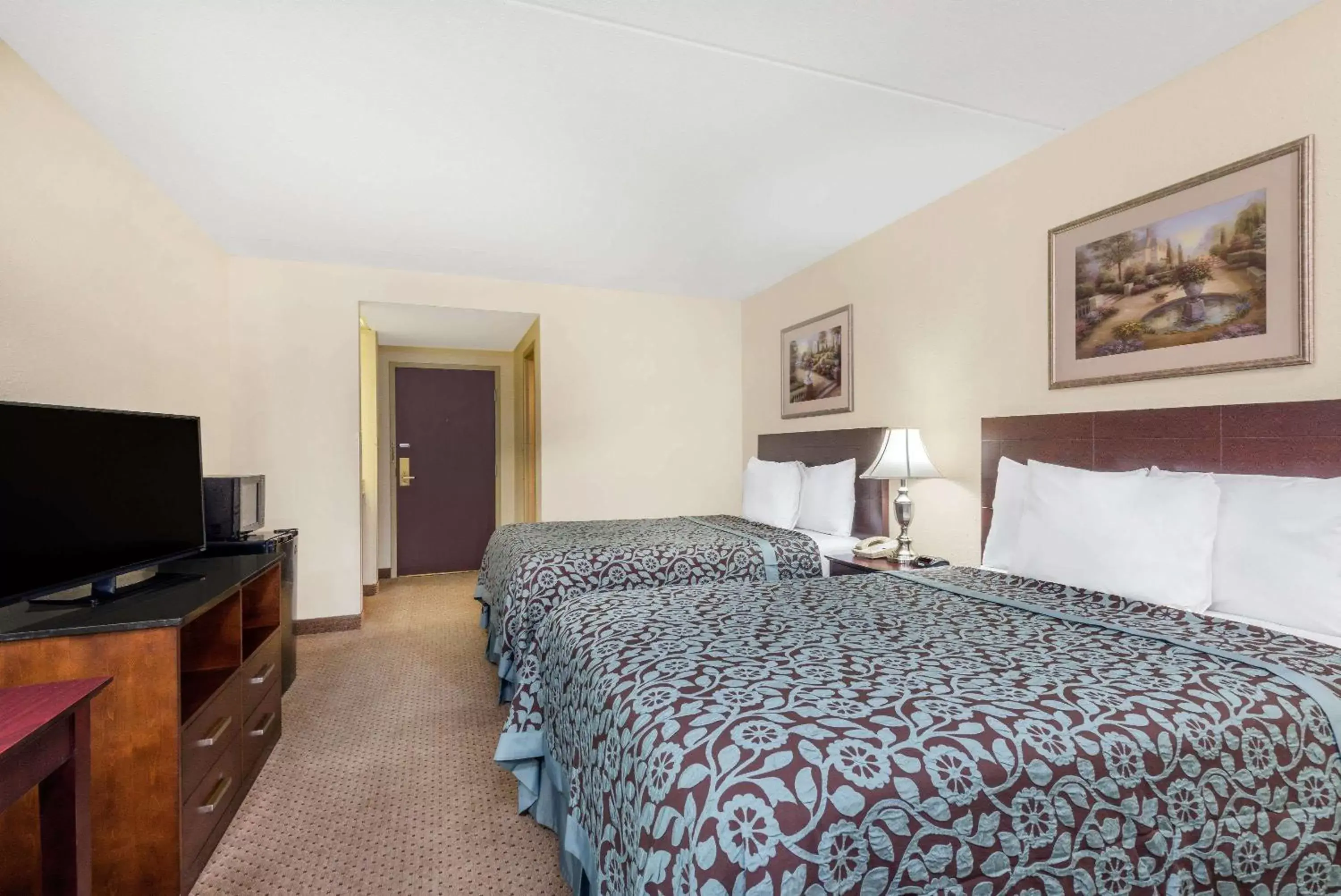 Photo of the whole room, Bed in Days Inn by Wyndham Indianapolis Northeast