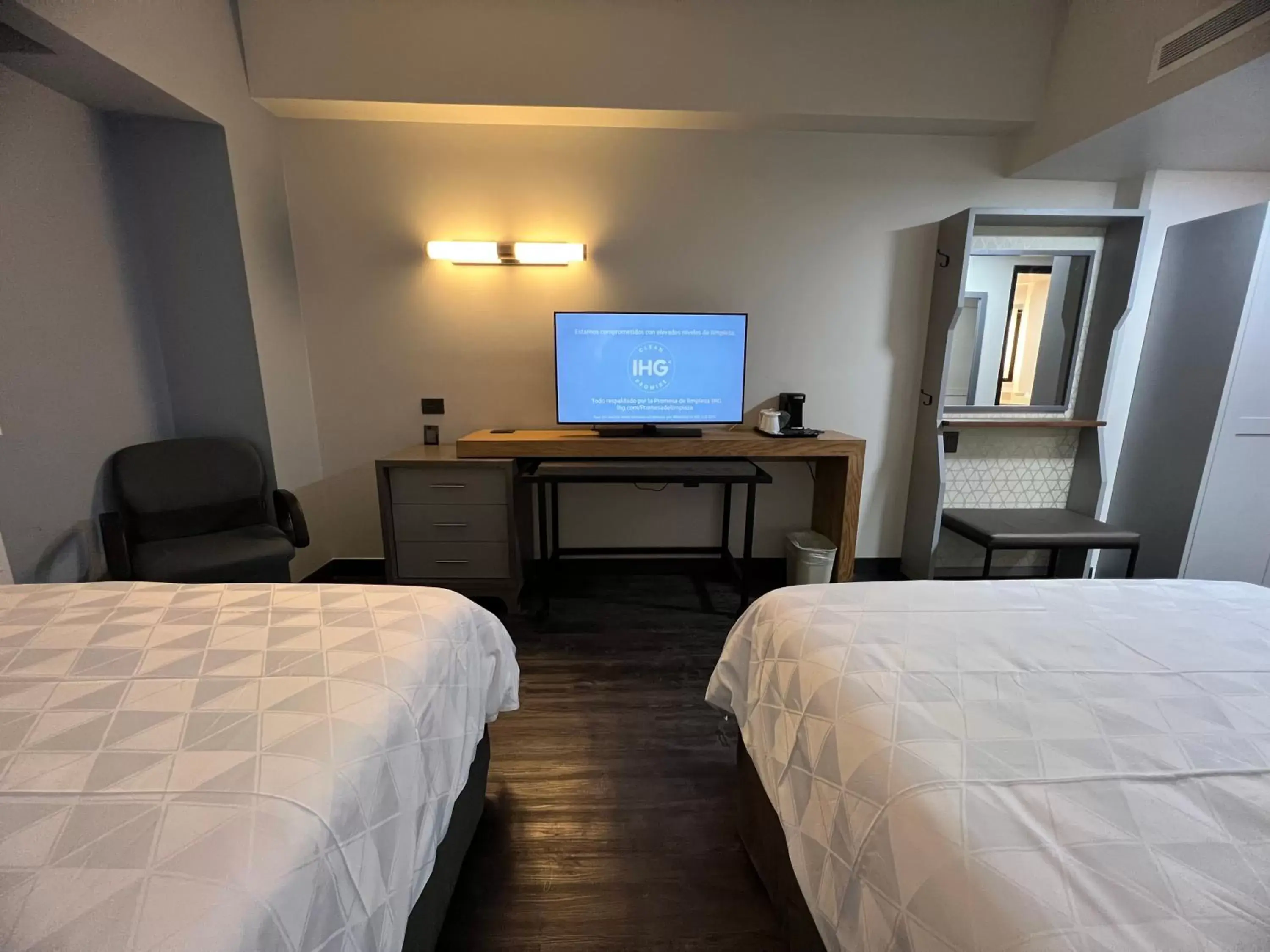 Bedroom, Bed in Holiday Inn Uruapan, an IHG Hotel