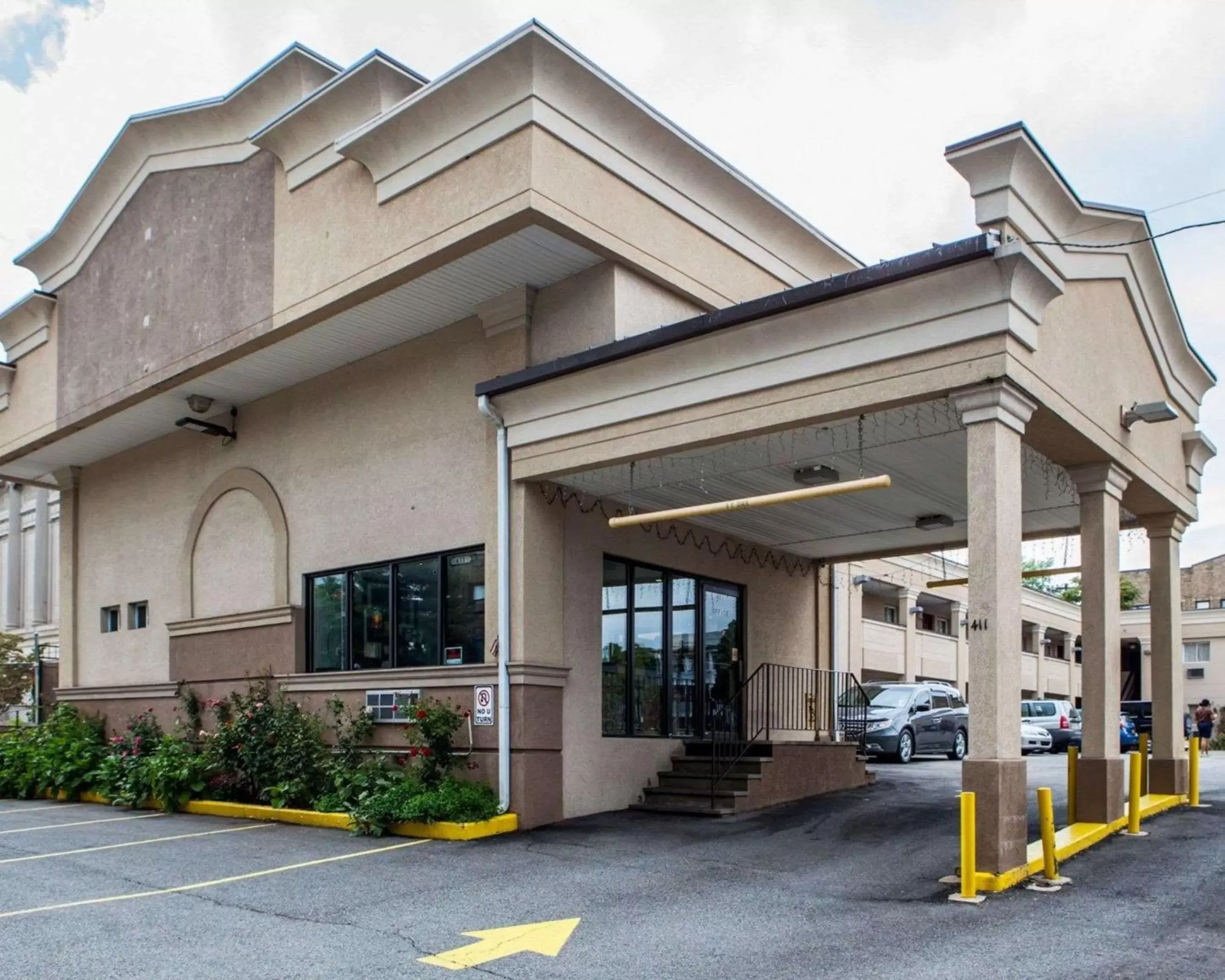 Property Building in Rodeway Inn Paterson New Jersey