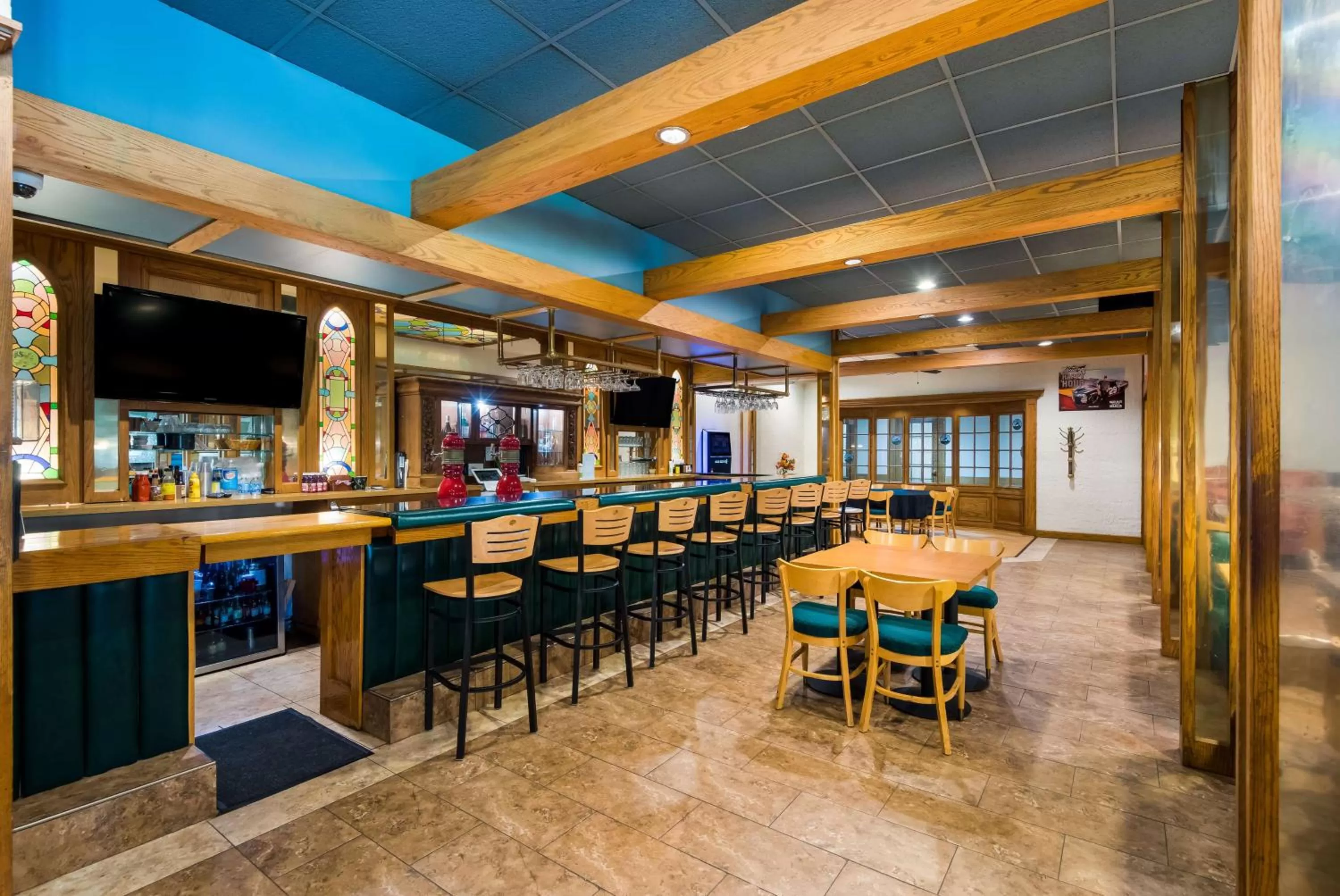 Lounge or bar in Best Western Prairie Inn & Conference Center