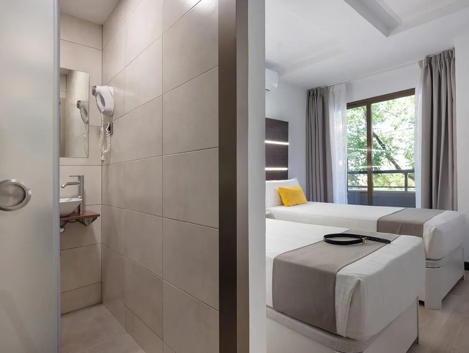Bedroom, Bathroom in Roisa Hostal Boutique
