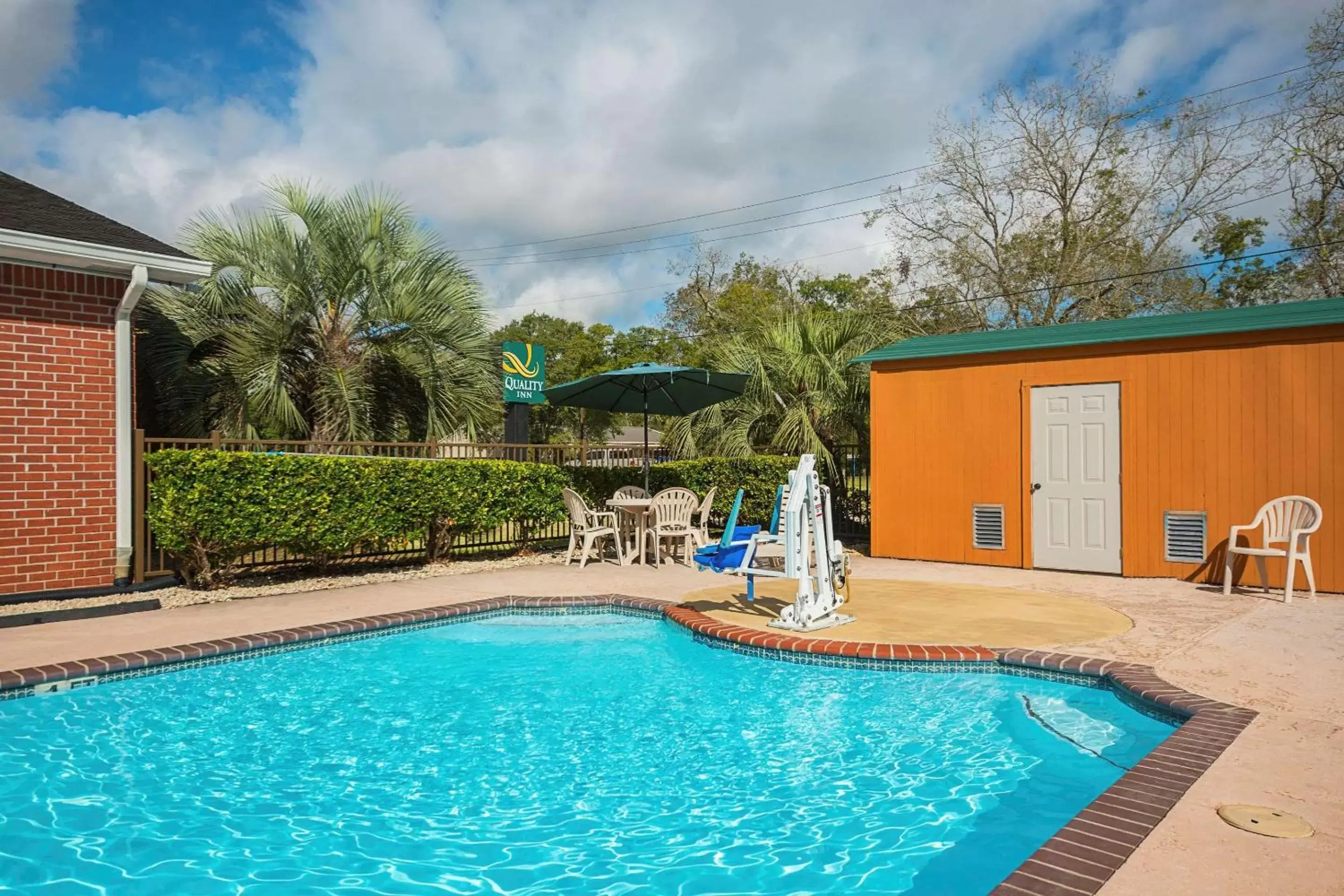 Pool view, Swimming Pool in Quality Inn