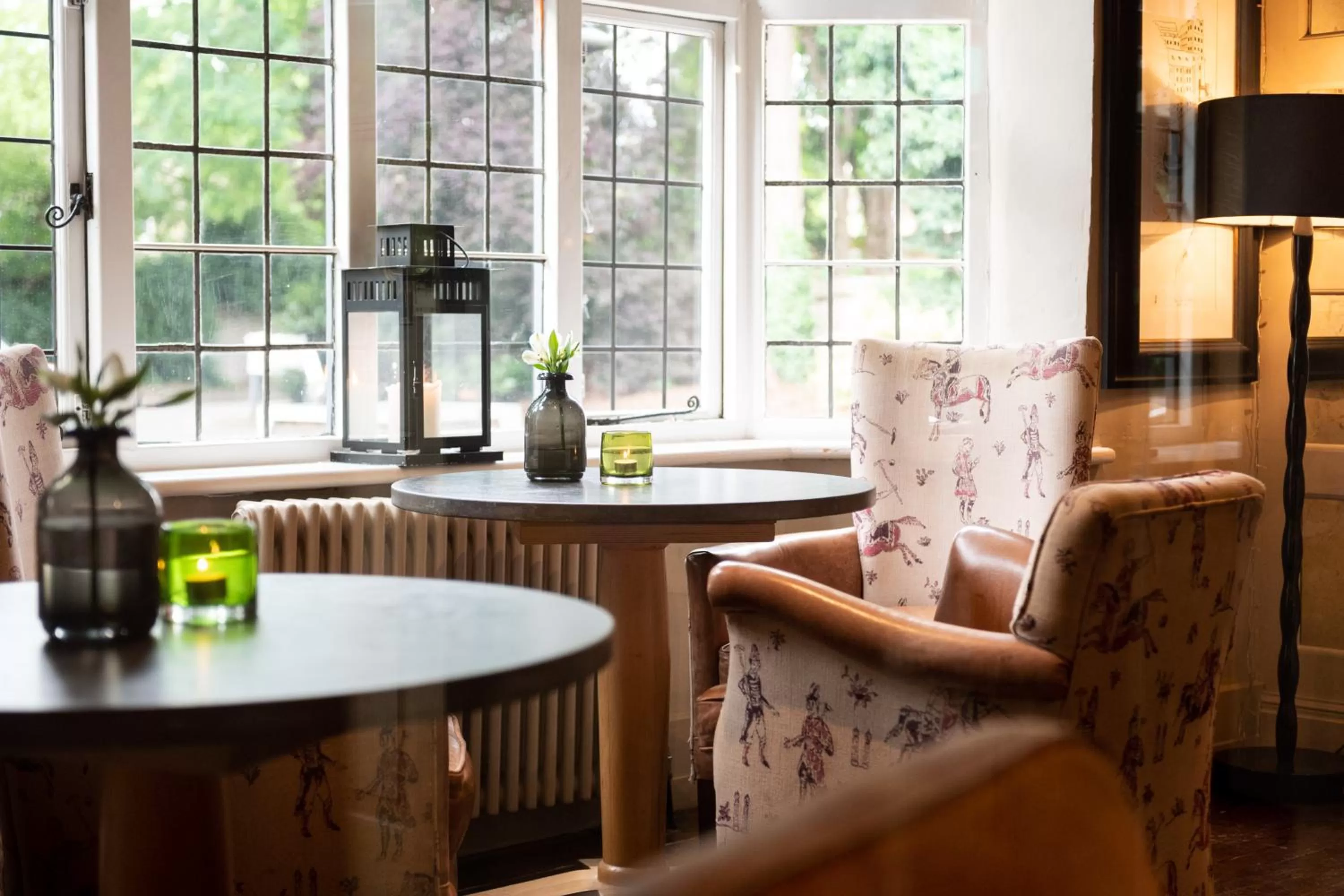 Restaurant/places to eat, Seating Area in The Oatlands Chaser by Innkeeper's Collection