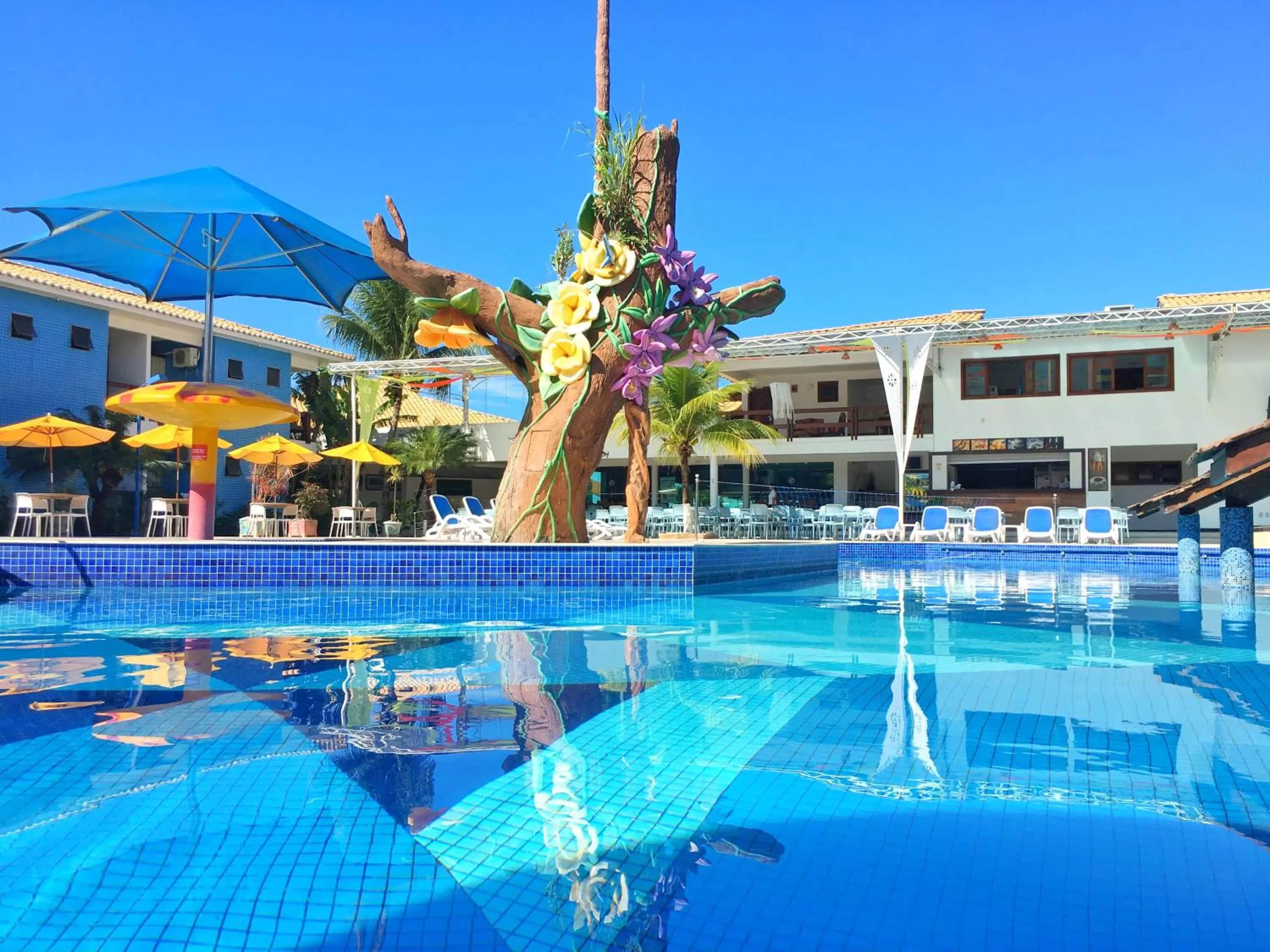 Swimming pool in Brisa da Praia Park Hotel