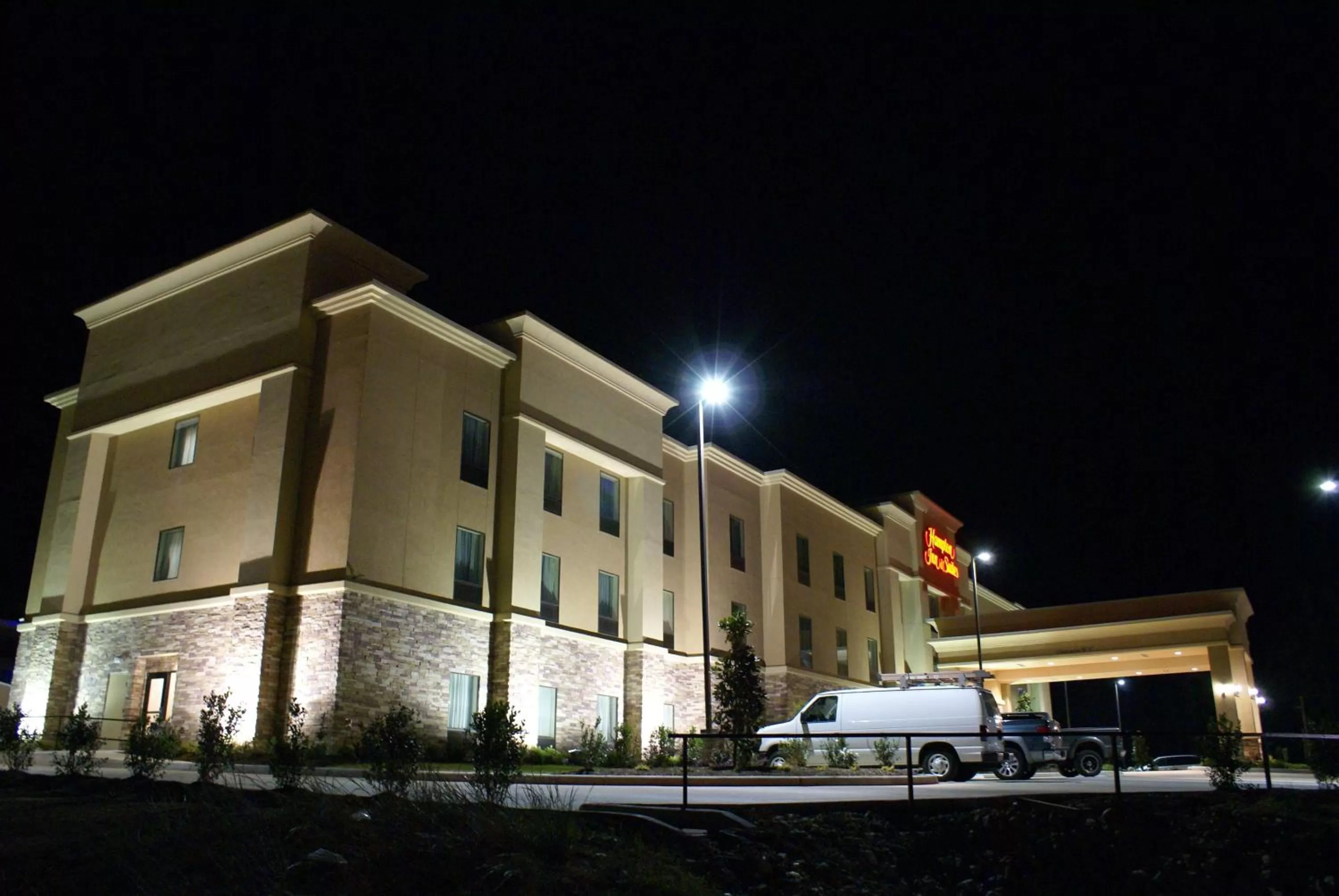 Property building in Hampton Inn & Suites Center