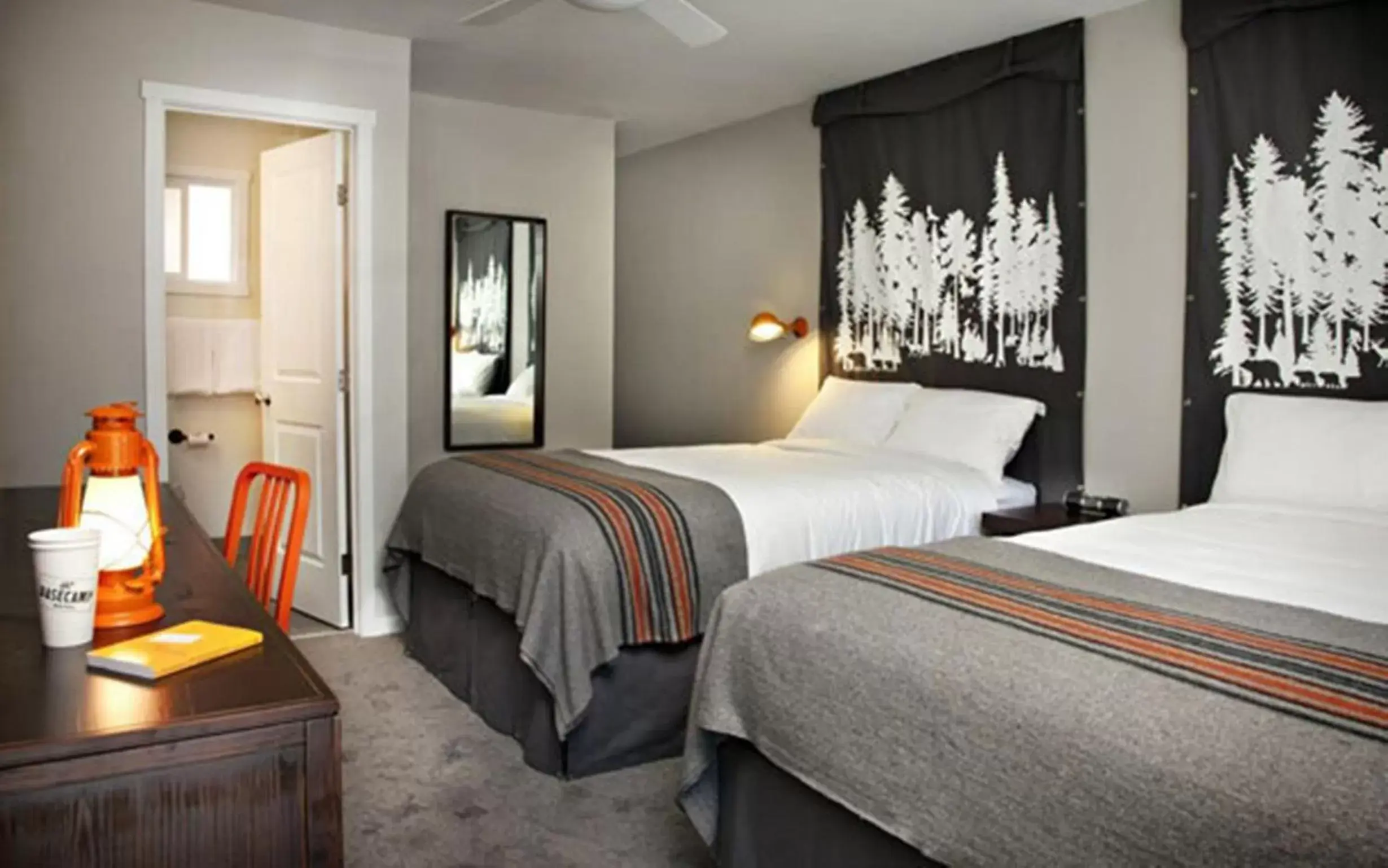 Photo of the whole room, Bed in Basecamp Tahoe South Photo of the whole room, Bed in Basecamp Tahoe South