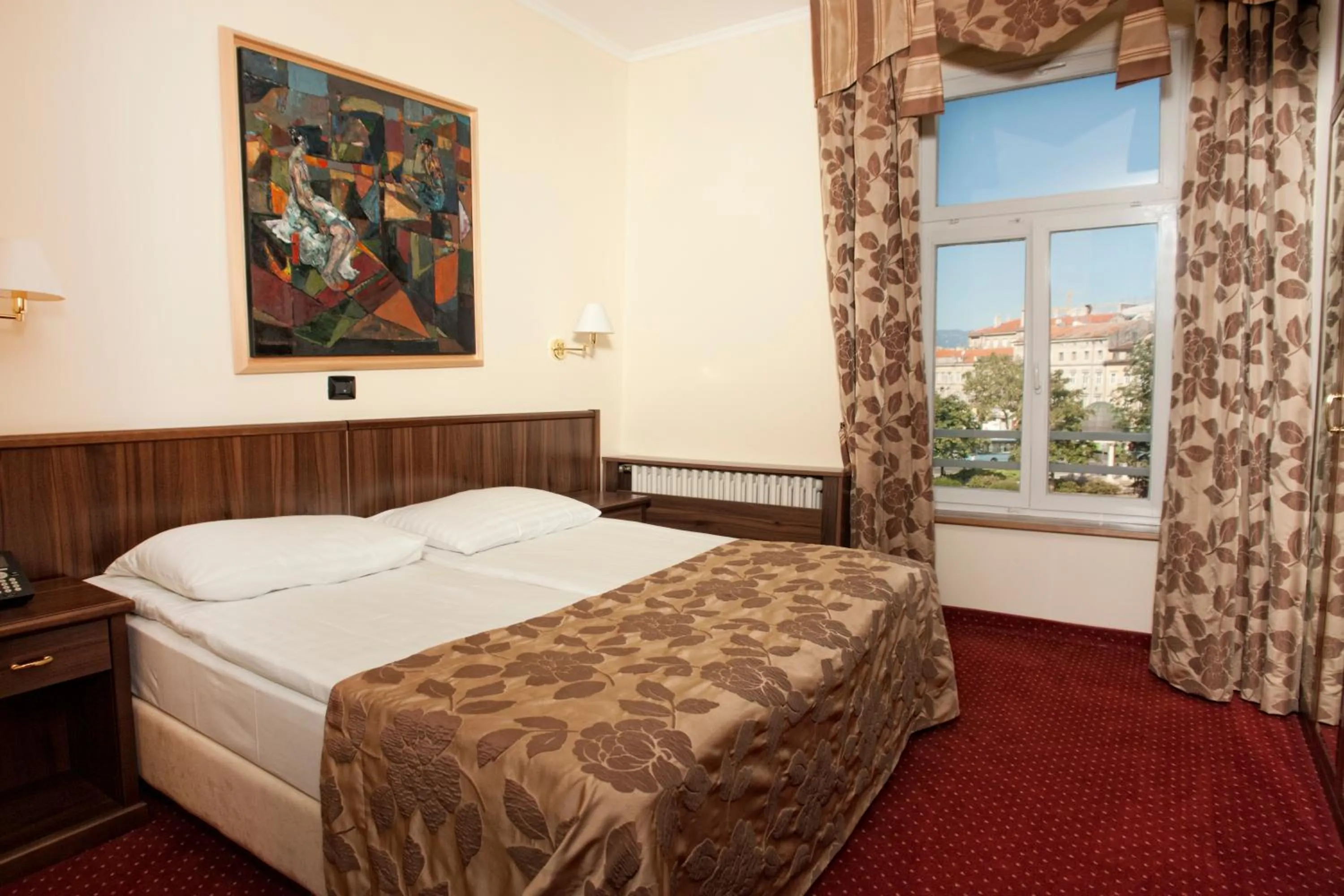 Bed in Hotel Continental