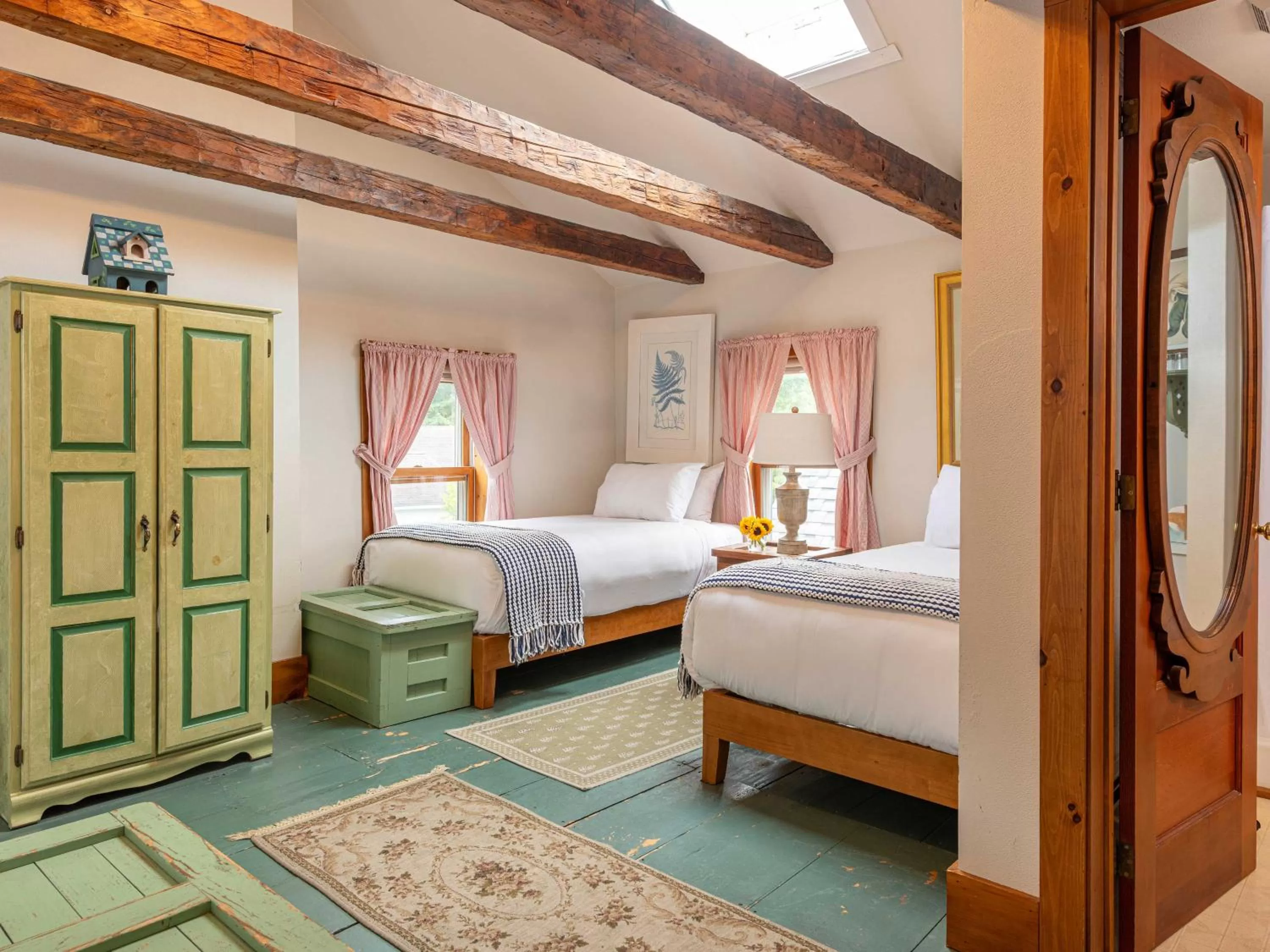 Bed in Old Stagecoach Inn