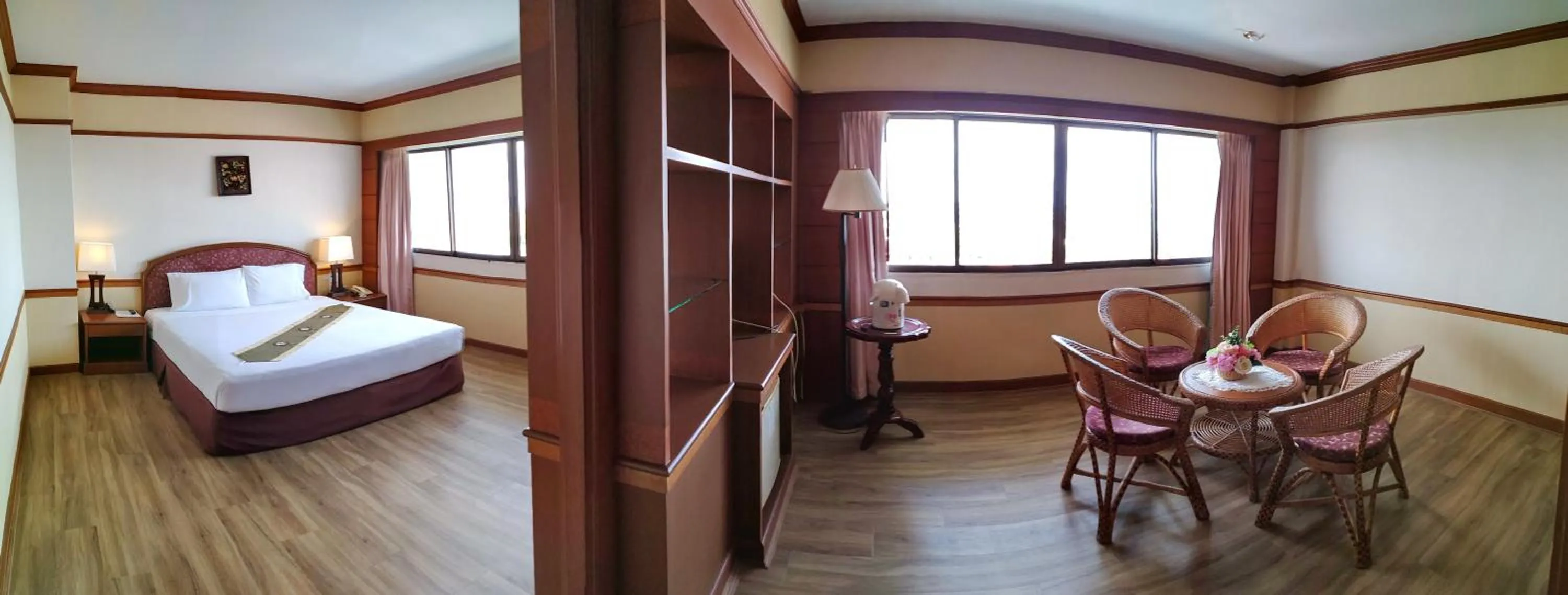 Photo of the whole room in Grand Park Hotel