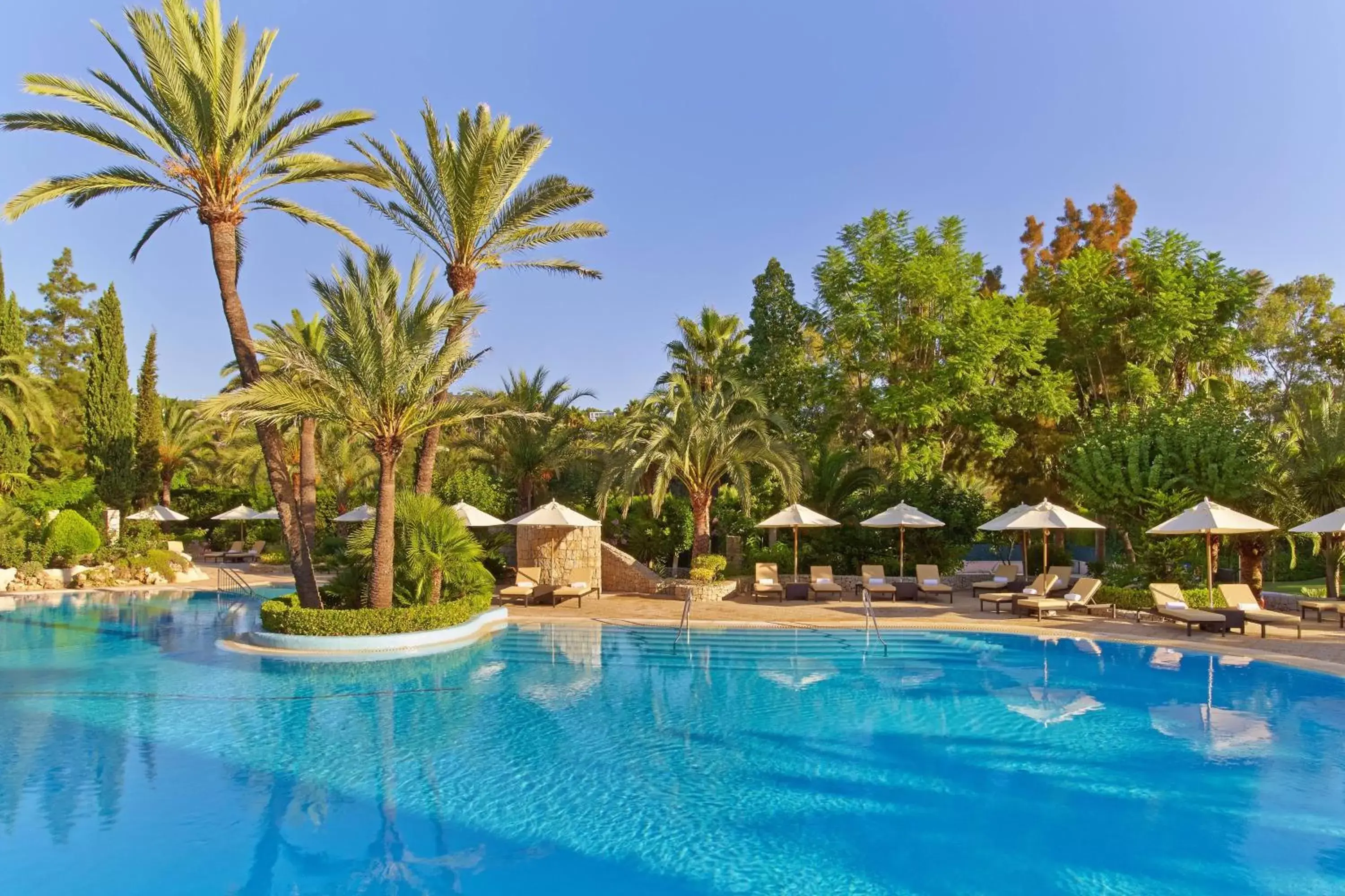 Property building, Swimming Pool in Sheraton Mallorca Arabella Golf Hotel