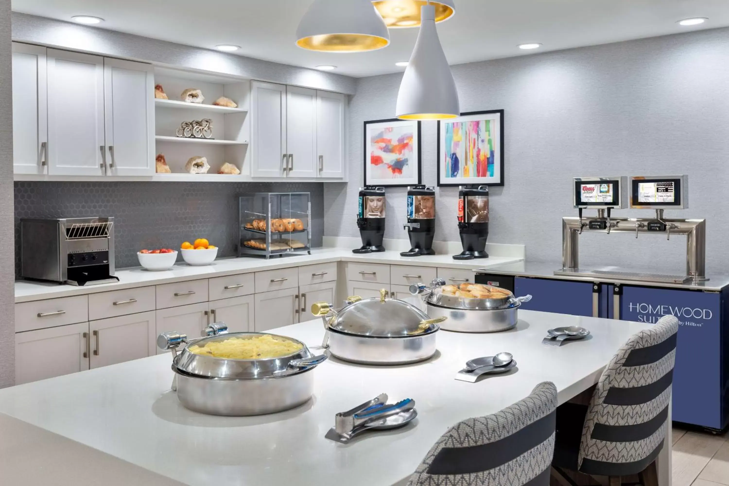 Breakfast, Kitchen/Kitchenette in Homewood Suites by Hilton Boston/Canton, MA