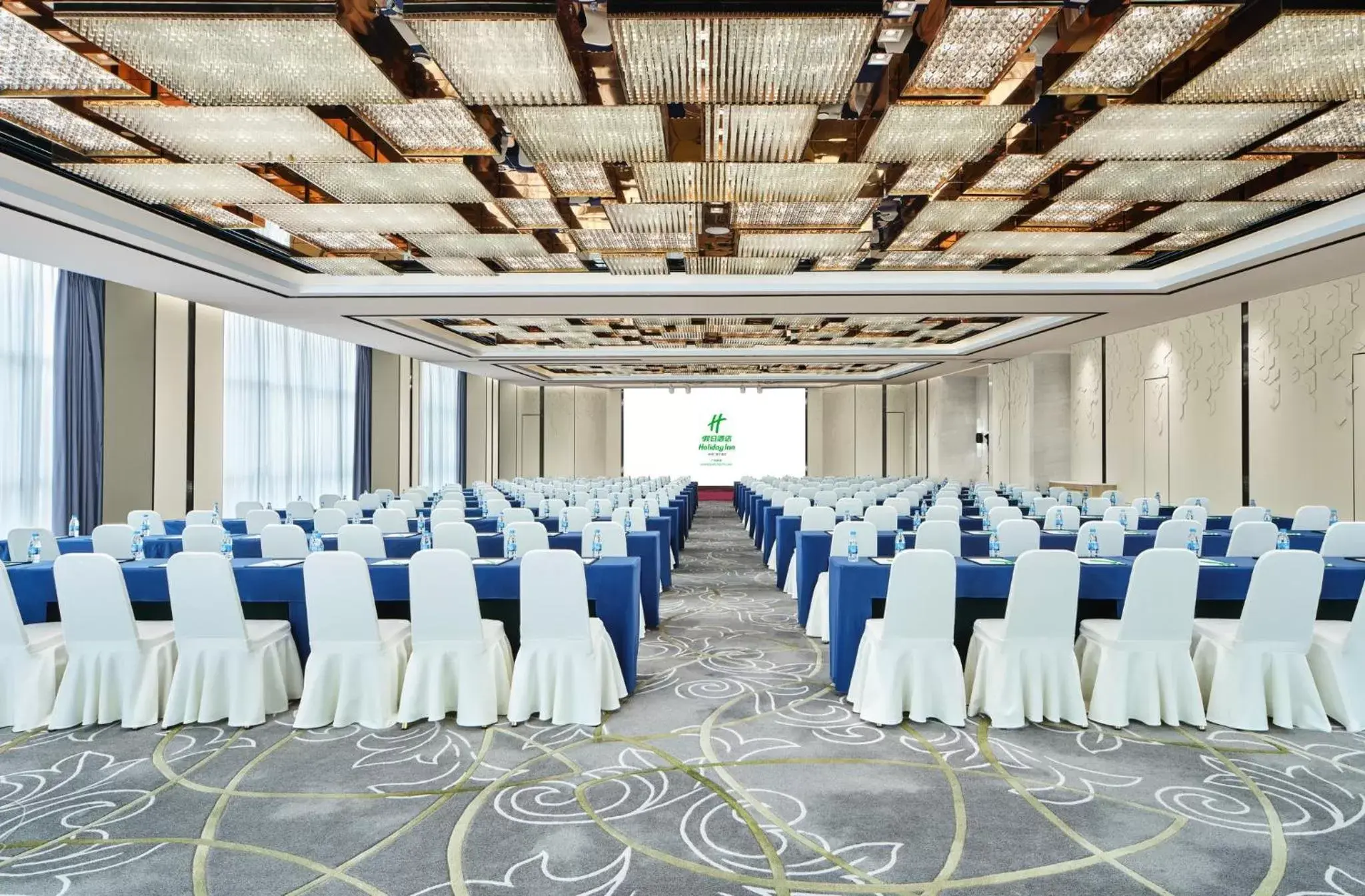 Meeting/conference room in Holiday Inn Guangzhou South Lake, an IHG Hotel