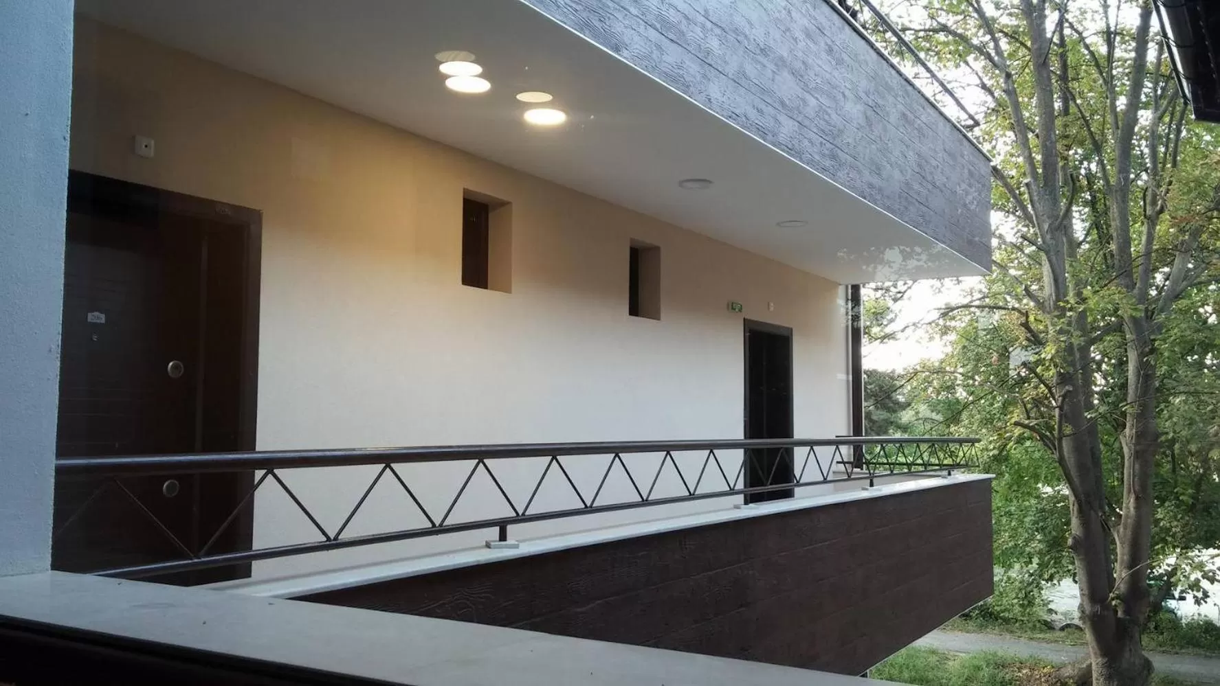 Balcony/Terrace in Complex Friends