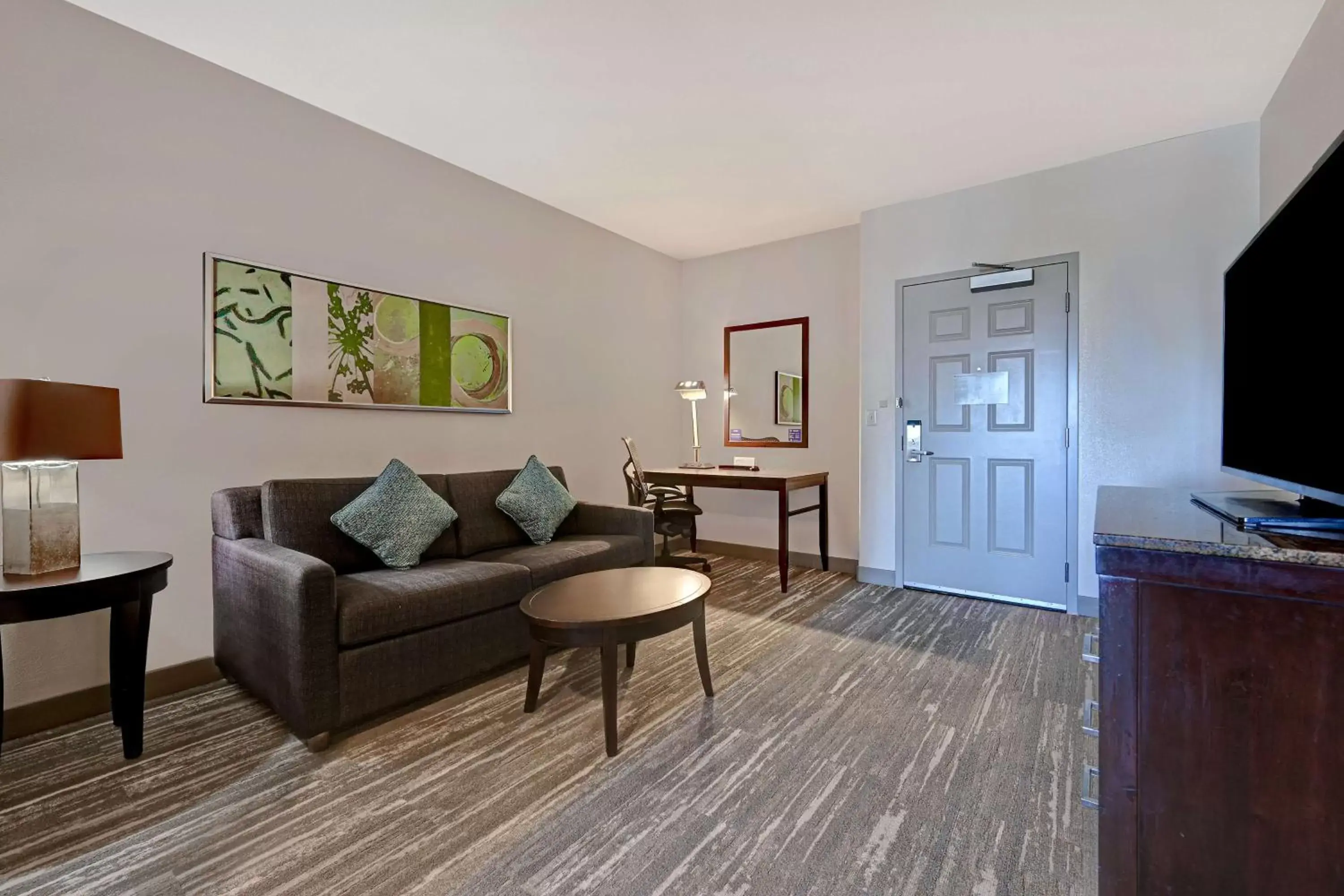 Living room, Seating Area in Hilton Garden Inn San Bernardino