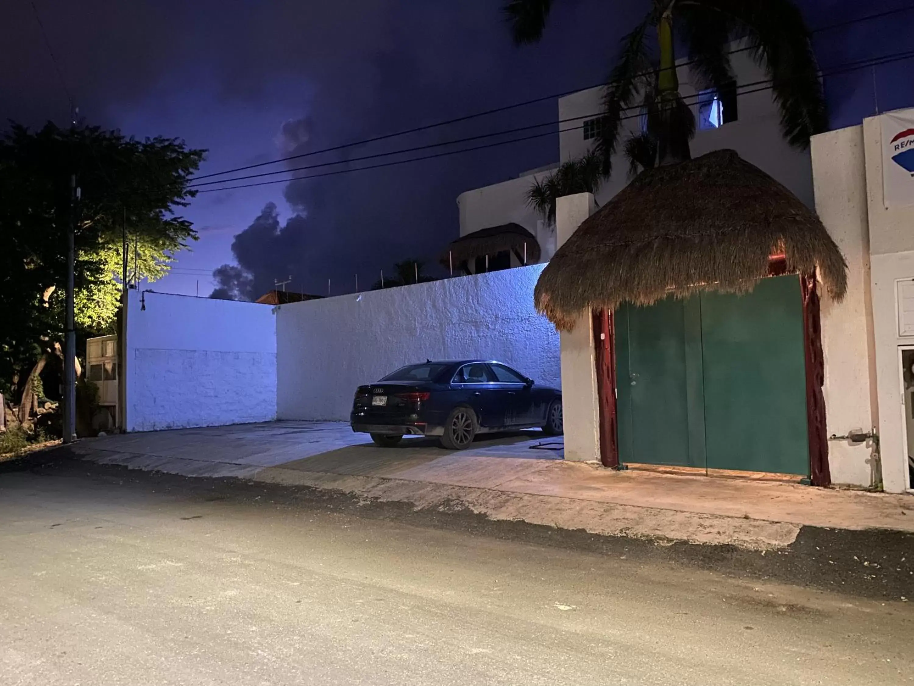 Parking, Property Building in Howlita Tulum - Adult Only