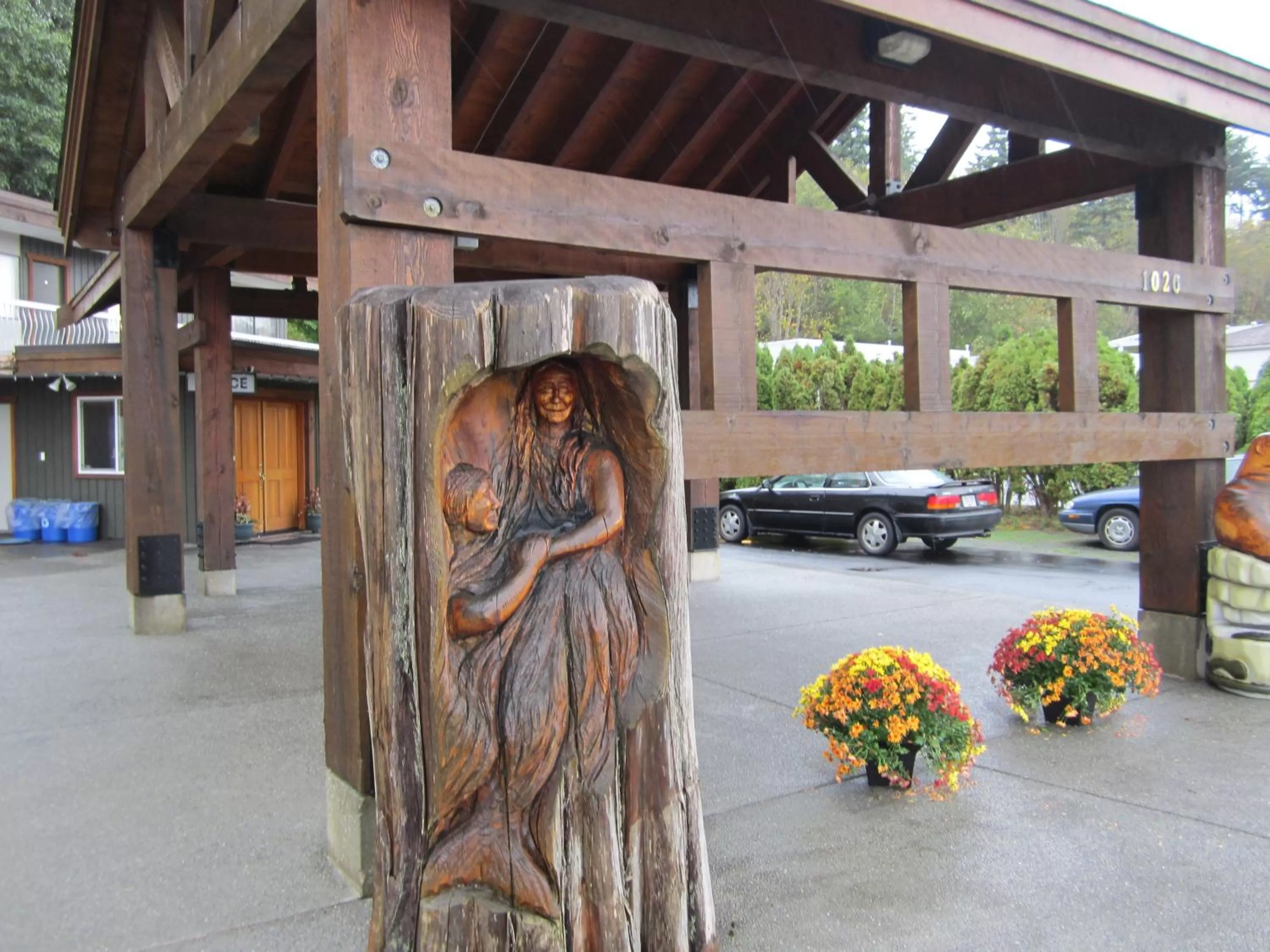 Decorative detail in Big Rock Motel