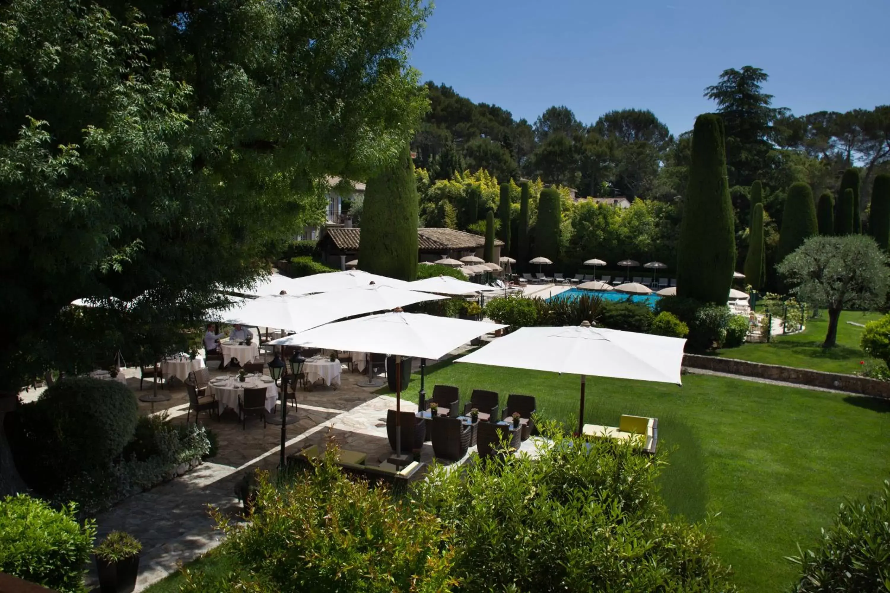 Facade/entrance in Hôtel De Mougins