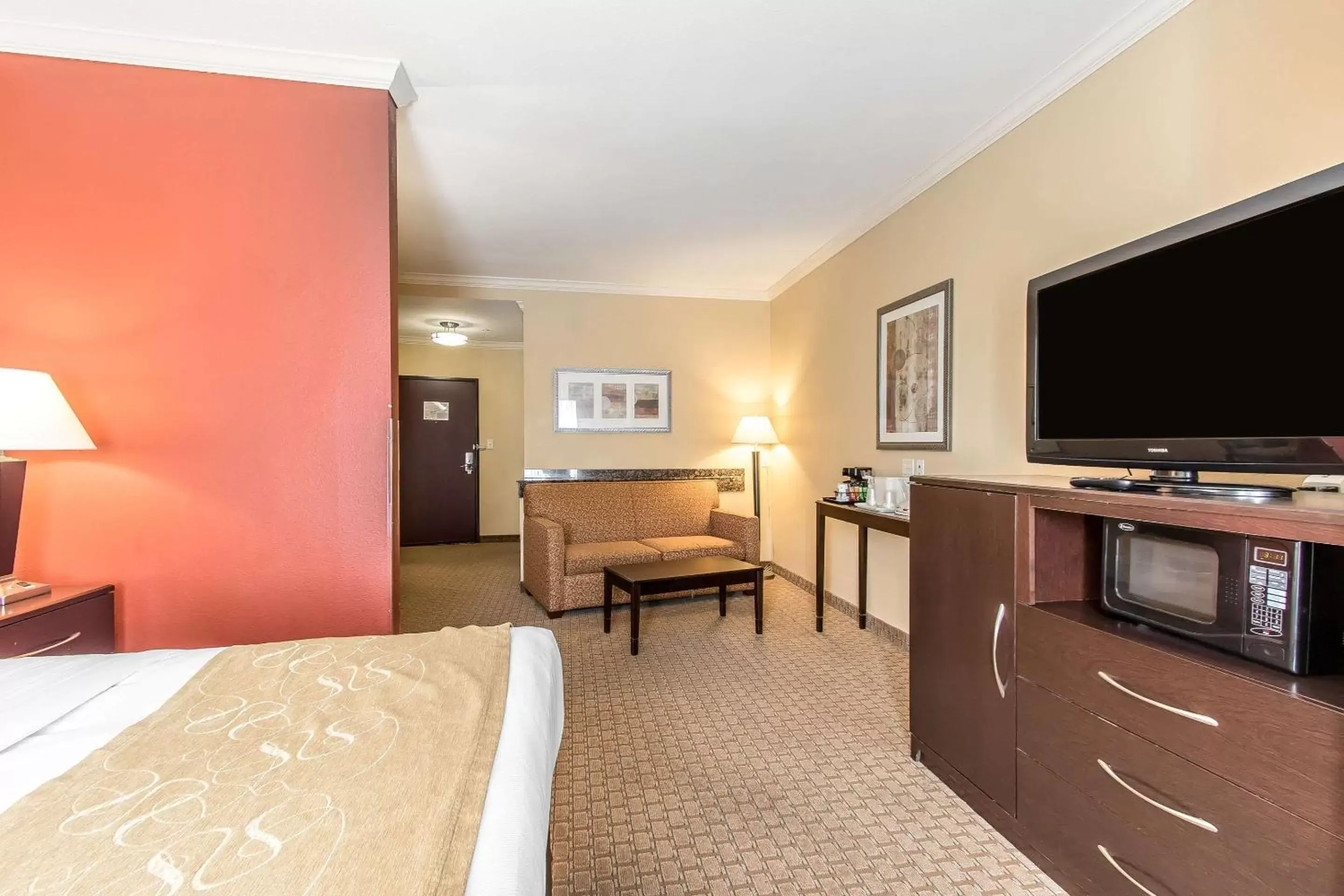 Photo of the whole room, TV/Entertainment Center in Comfort Suites Lawton Near Fort Sill